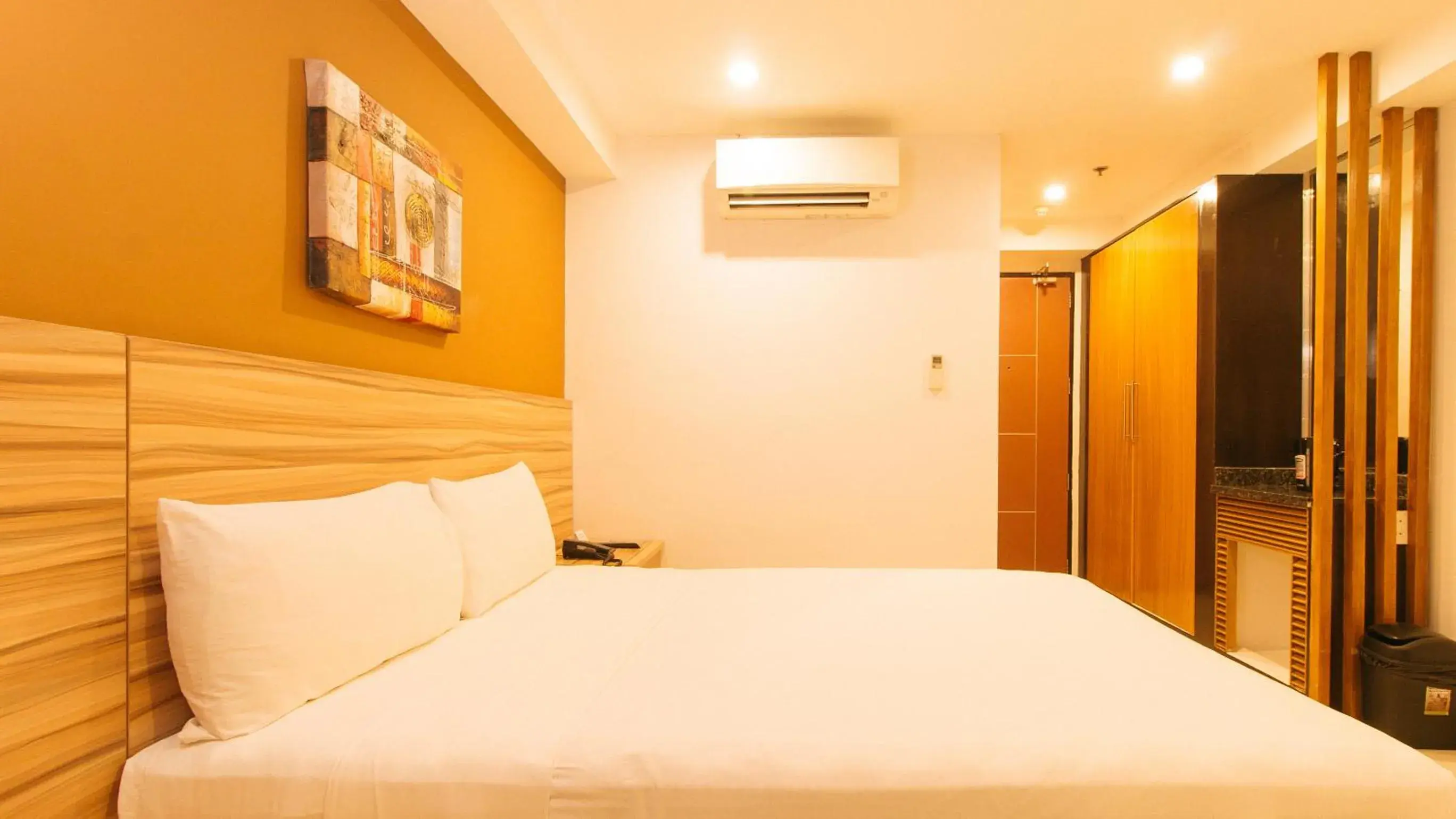 Bed in Guijo Suites Makati Bed in Guijo Suites Makati