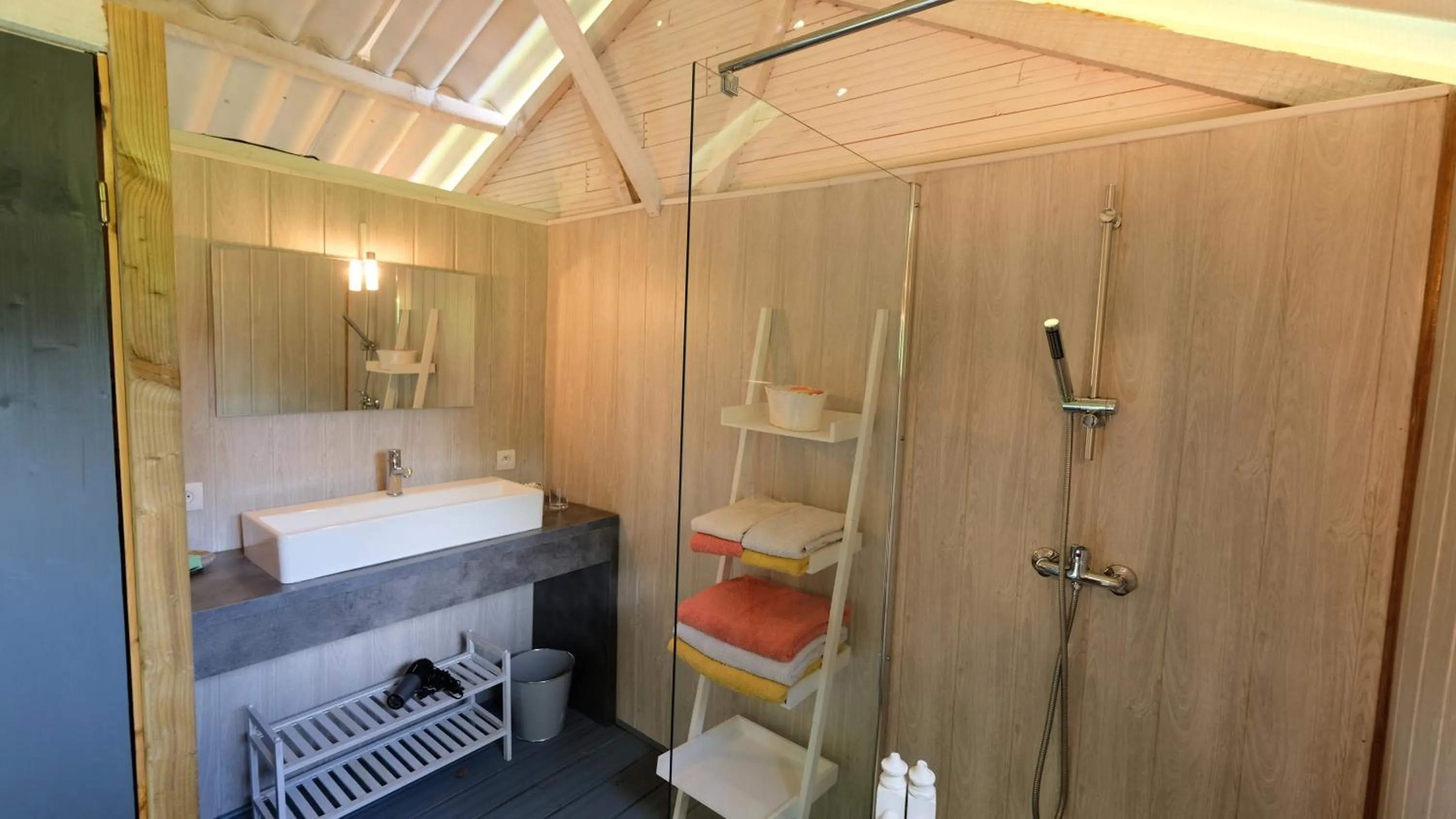 Bathroom, Bed in Domaine Les Miquels