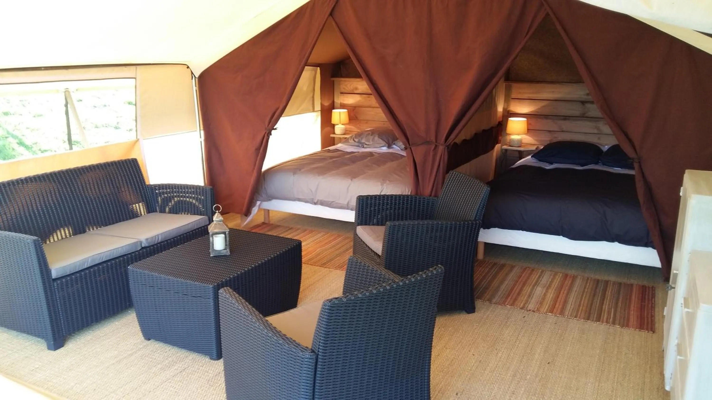 Living room, Bed in Domaine Les Miquels