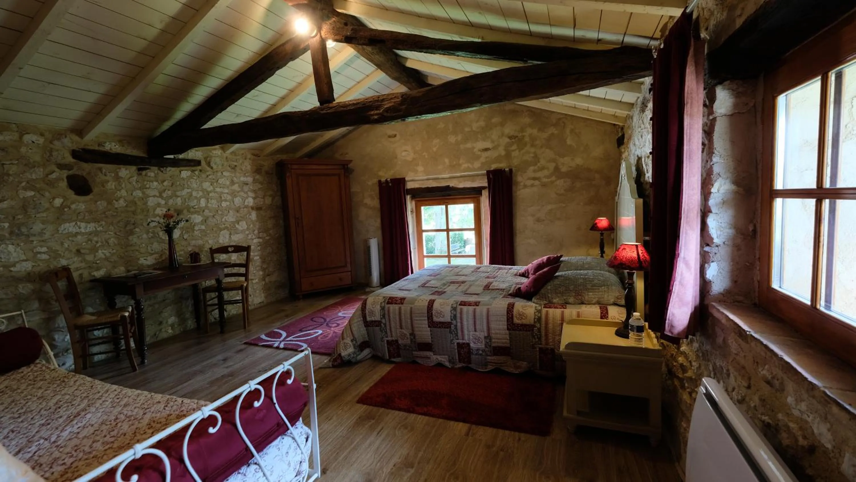 Bedroom, Bed in Domaine Les Miquels