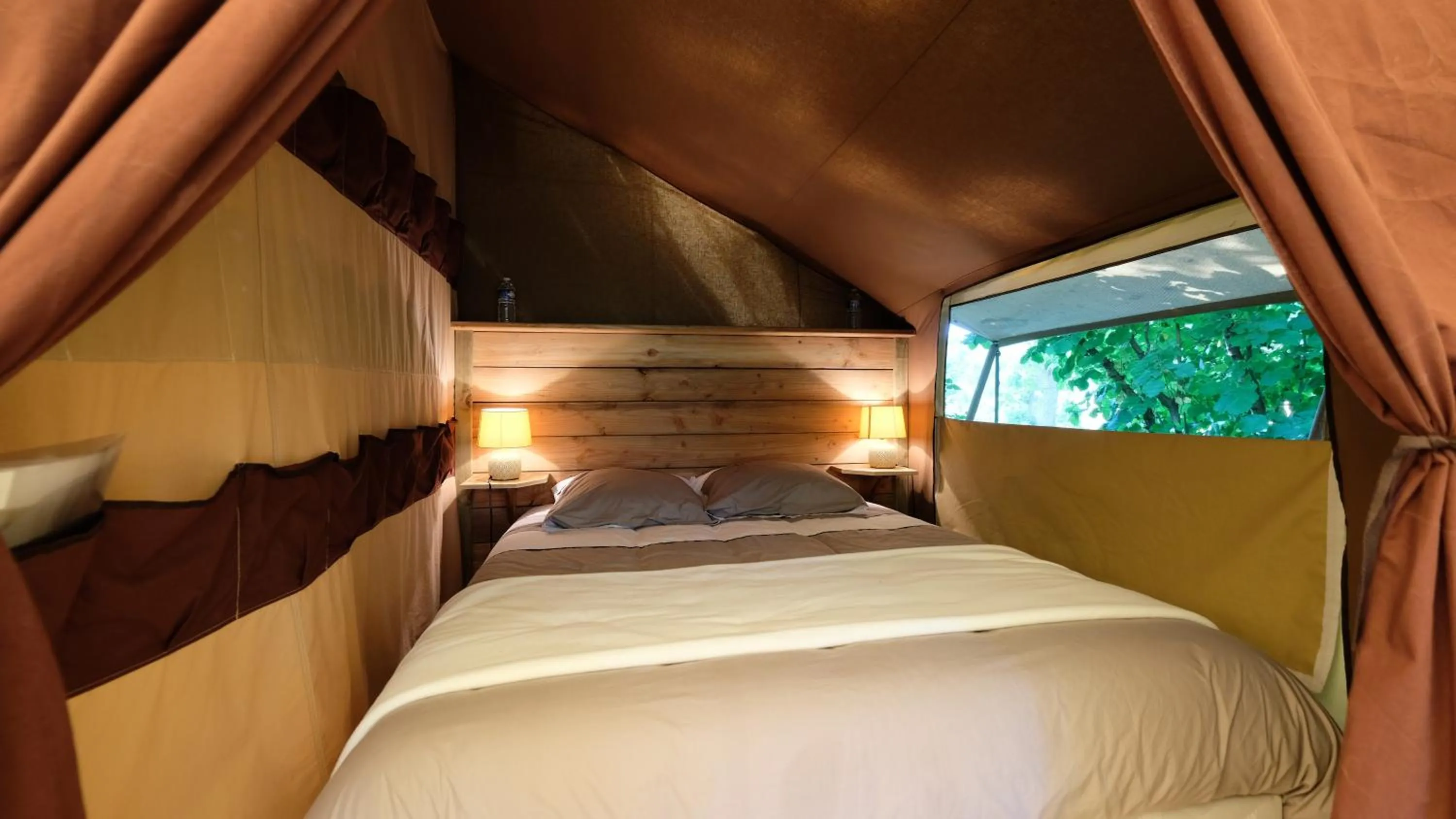 Bedroom, Bed in Domaine Les Miquels