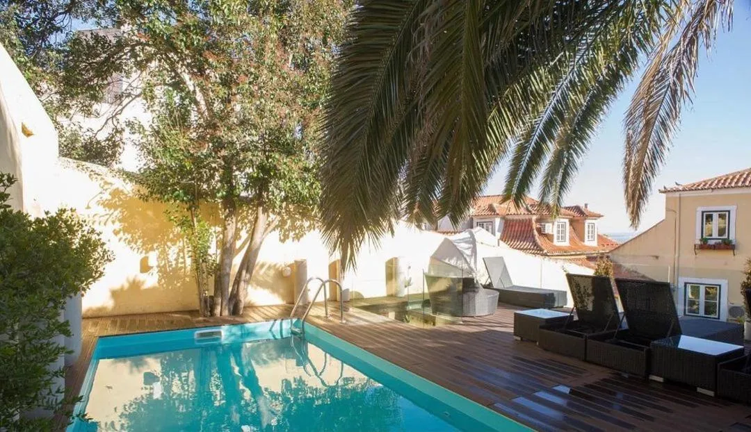 Pool view in Palacio Ramalhete