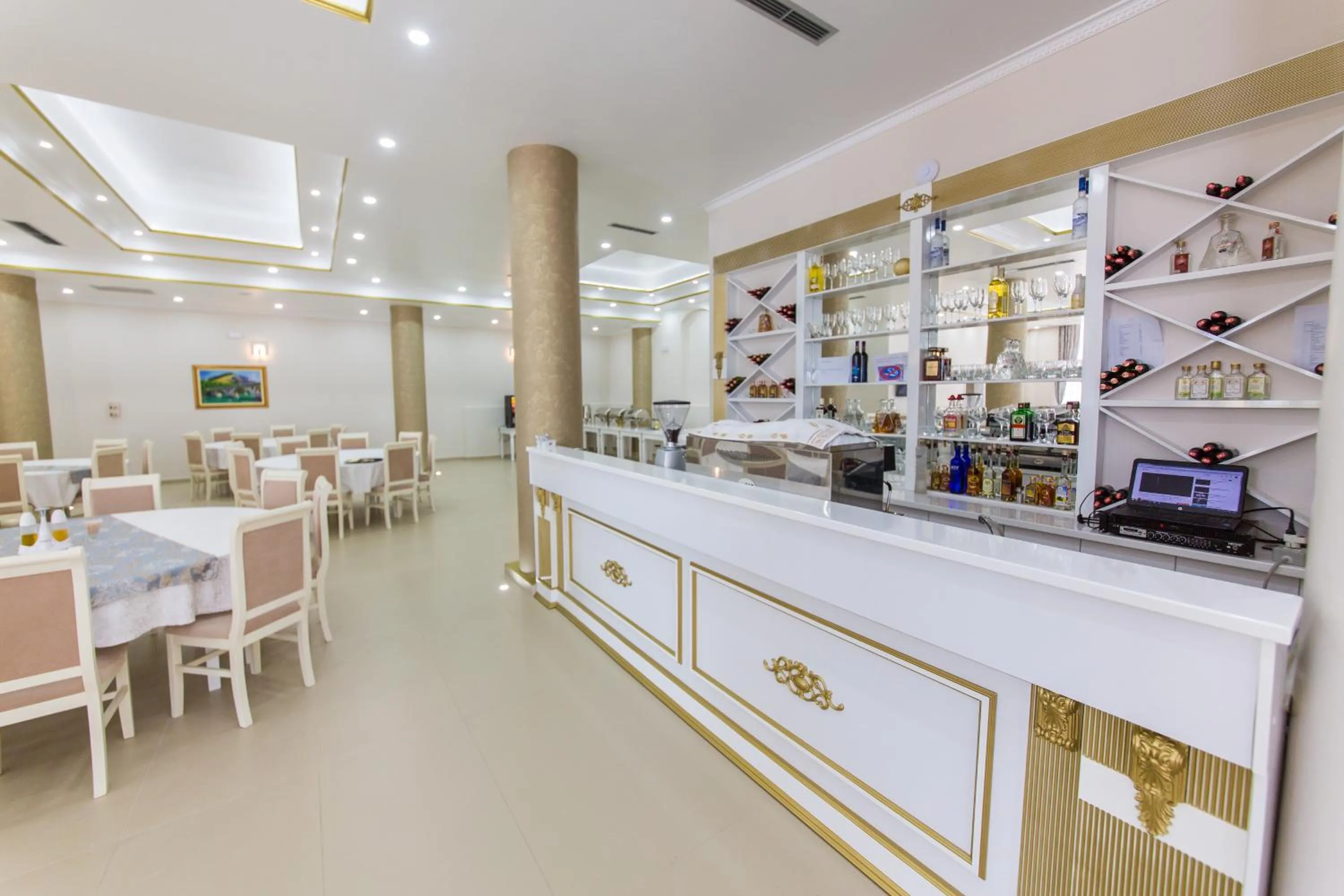 Restaurant/places to eat in Hotel Belagrita