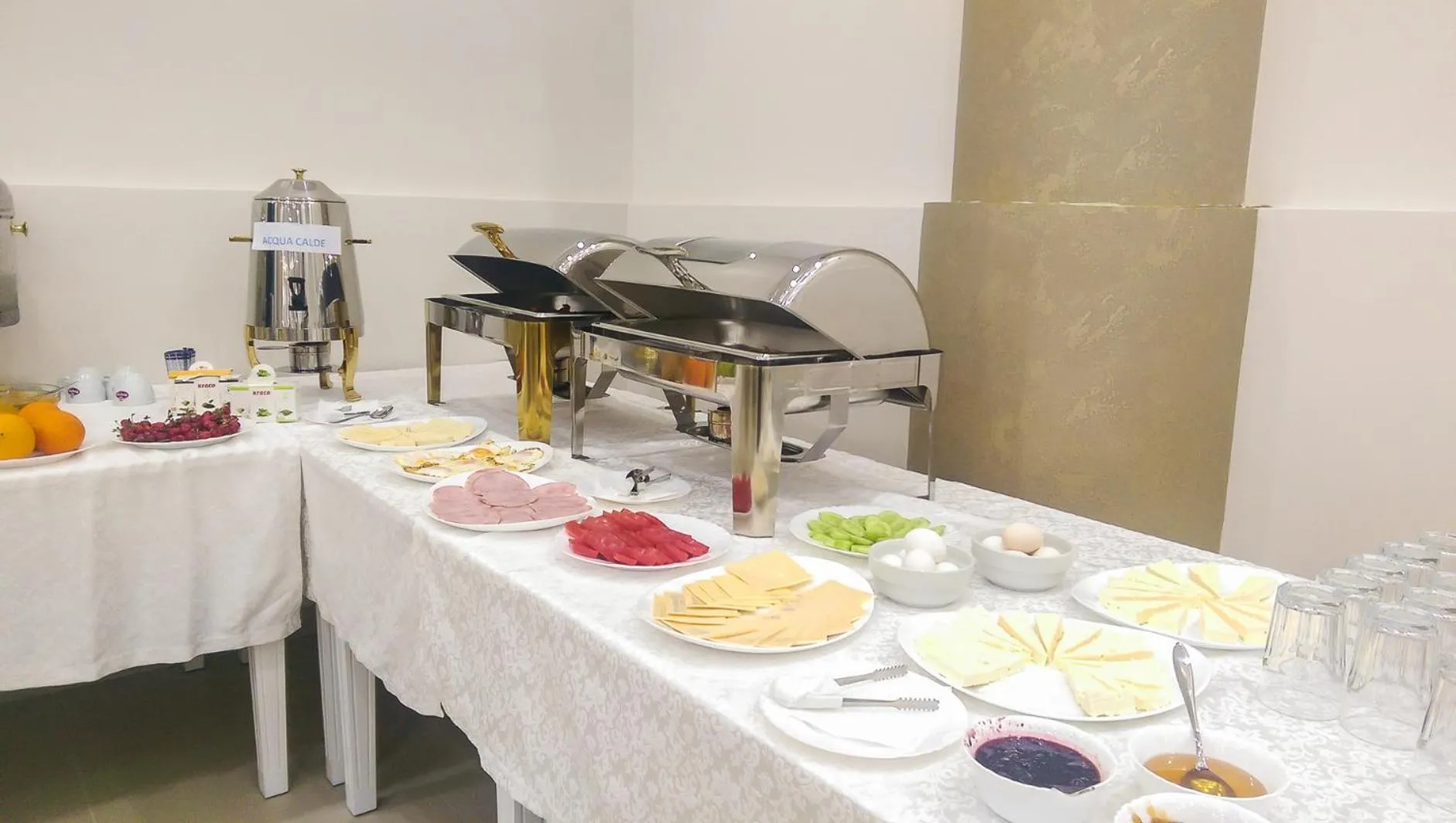 Buffet breakfast in Hotel Belagrita