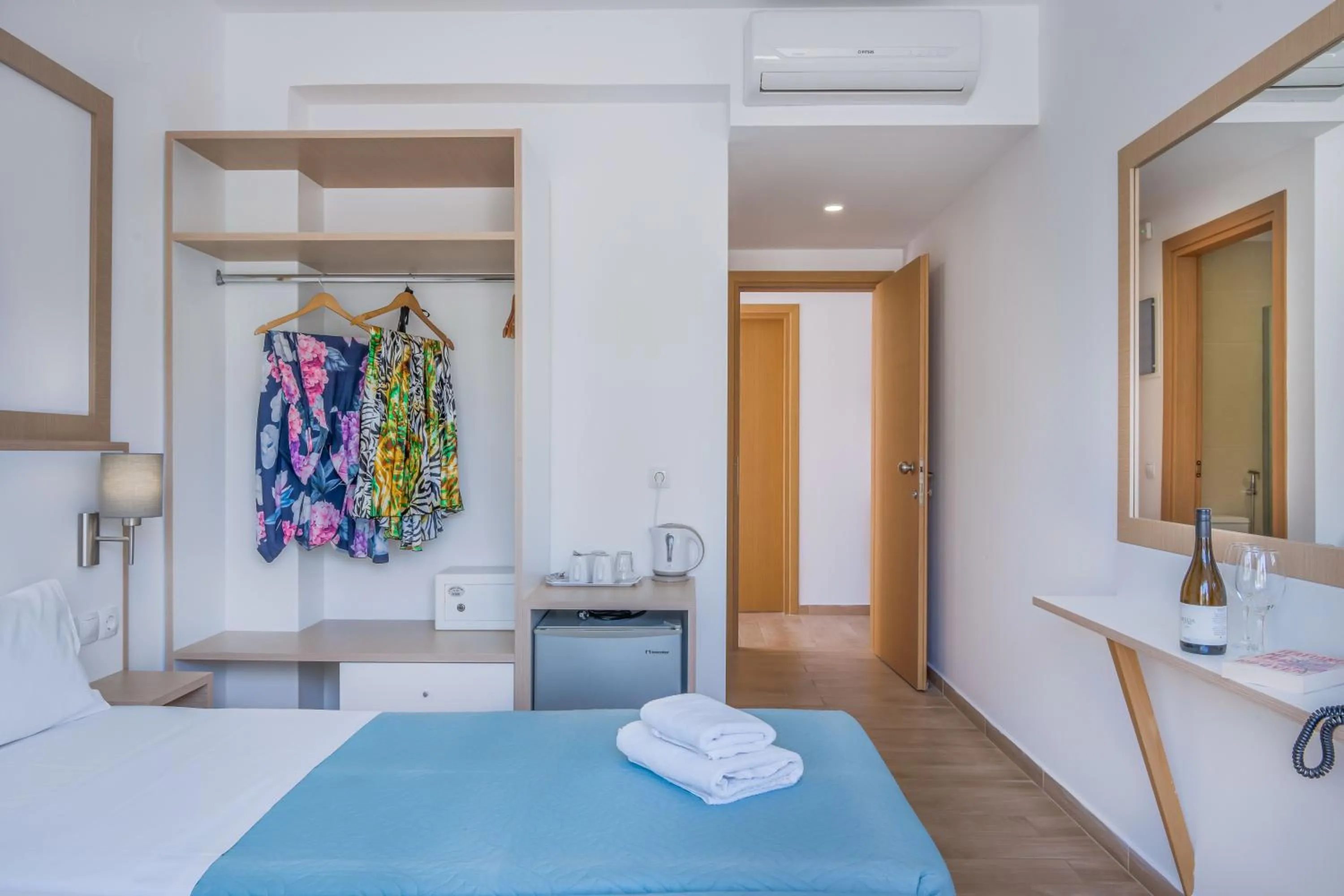 Photo of the whole room, Bed in Creta Verano Hotel