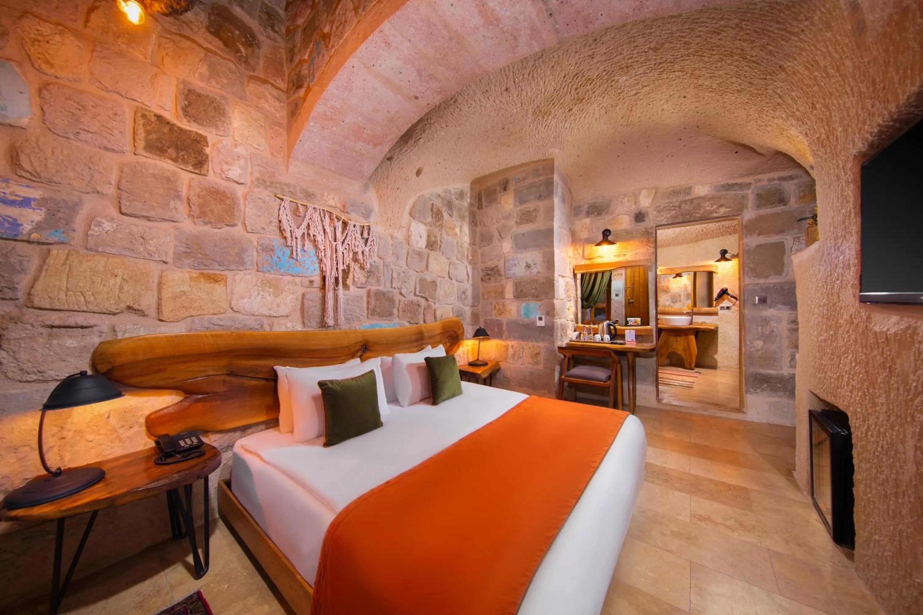 Photo of the whole room, Bed in Dream of Cappadocia