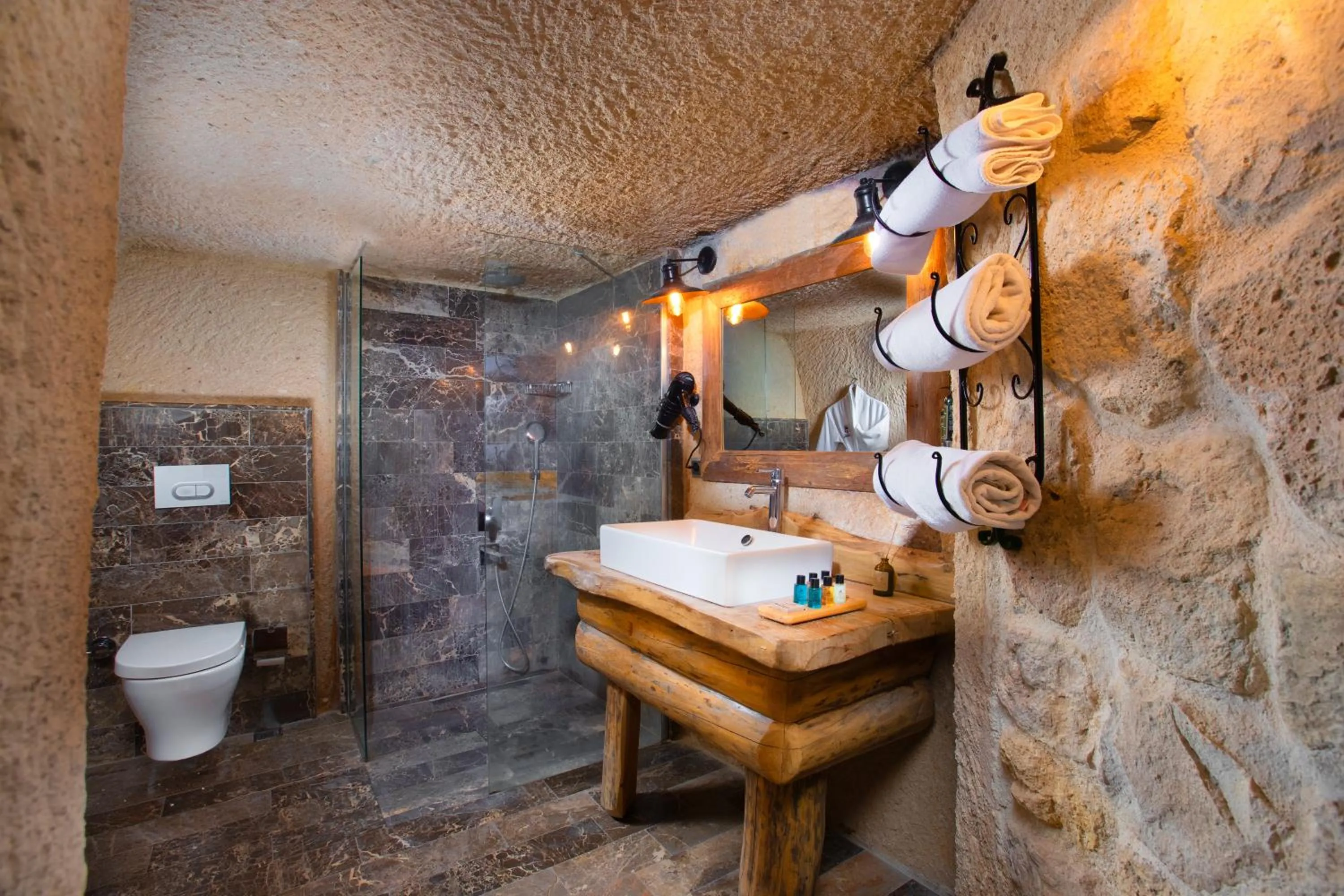 Shower in Dream of Cappadocia
