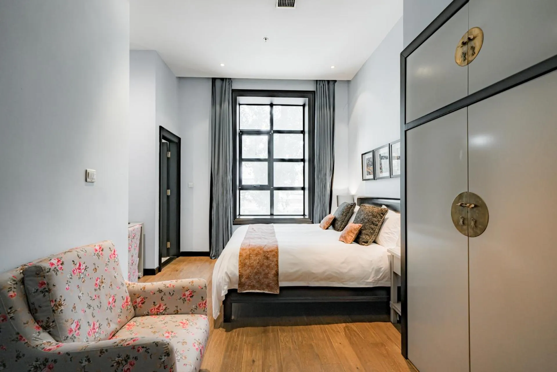 Bed in Gracie Art Hotel