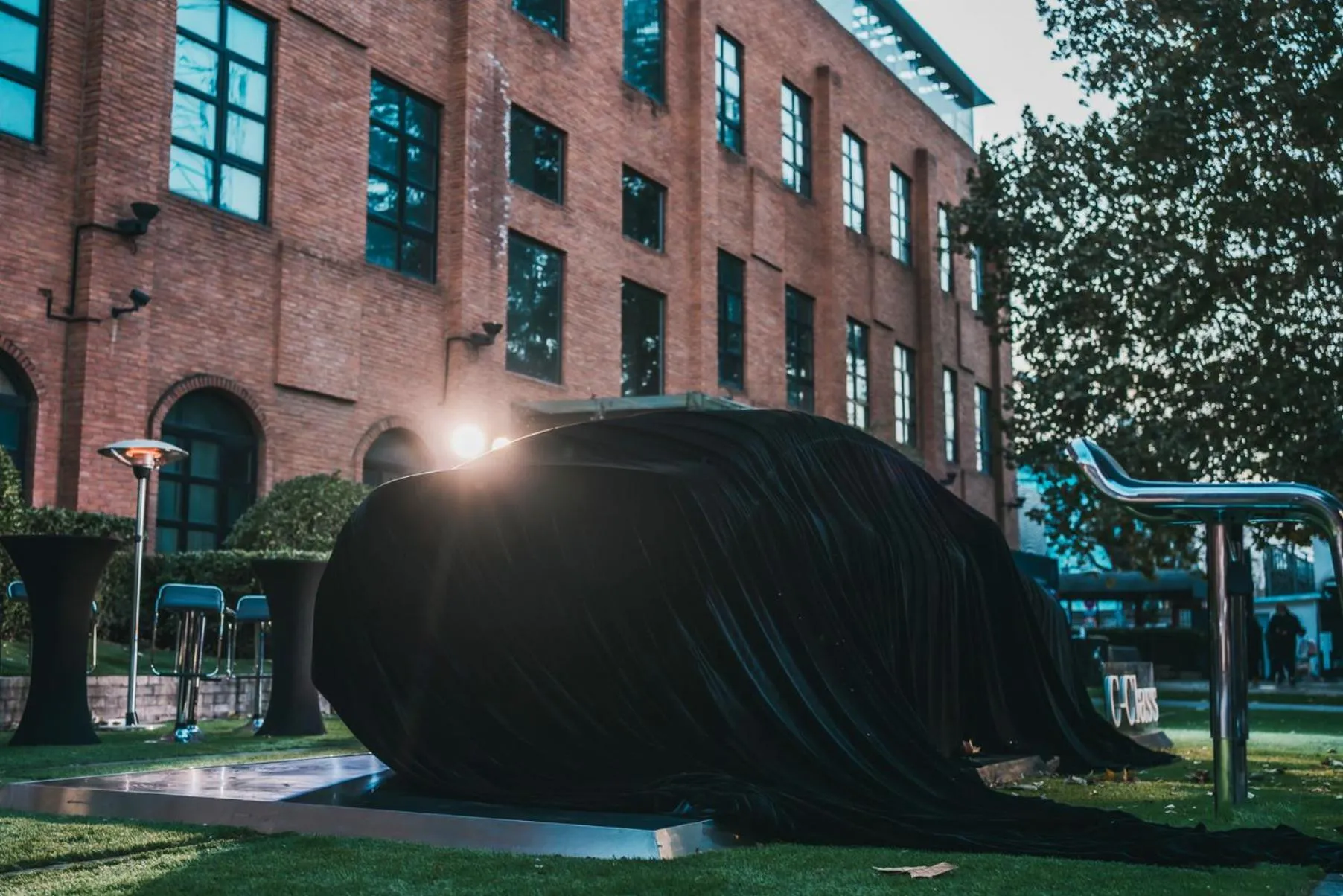 Property building in Gracie Art Hotel