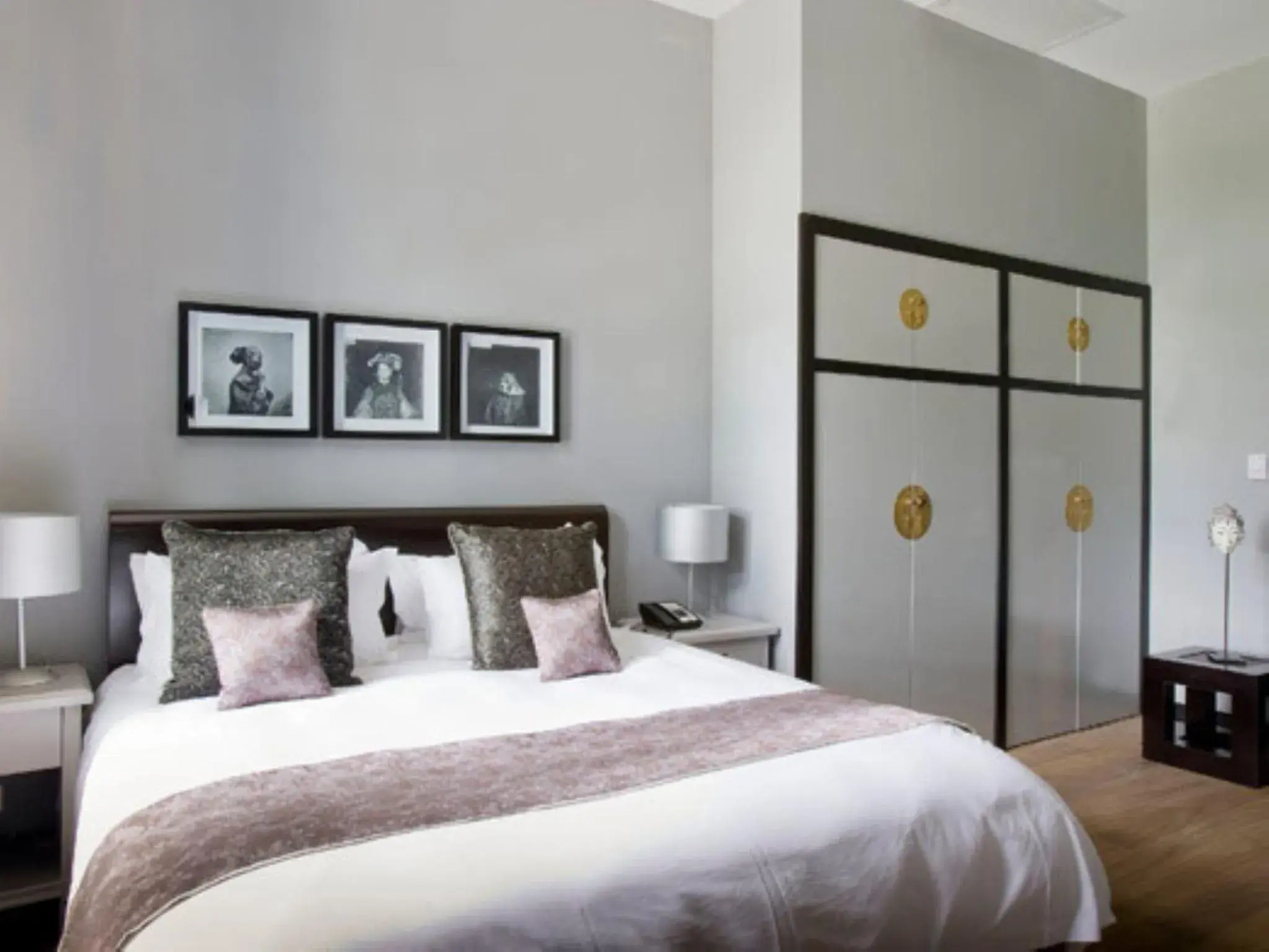 Bedroom, Bed in Gracie Art Hotel Bedroom, Bed in Gracie Art Hotel