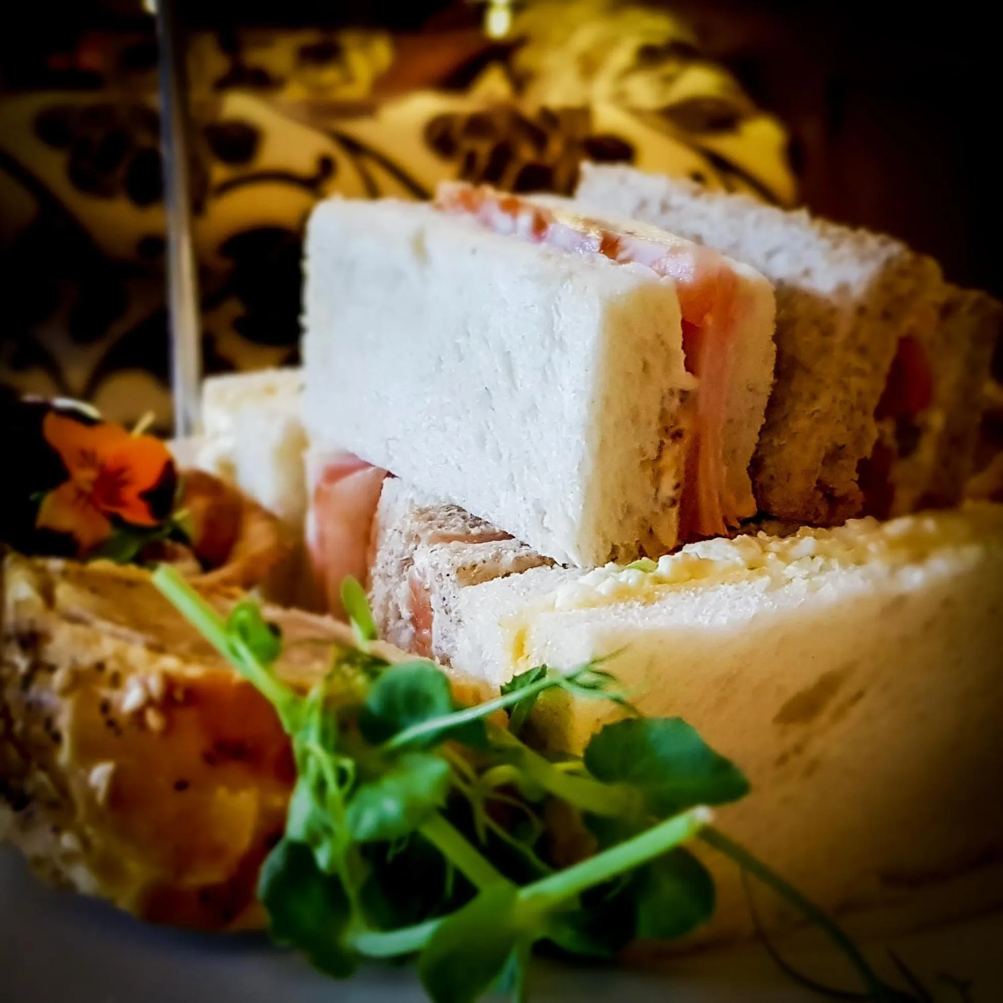 Restaurant/places to eat in Savoy Park Hotel