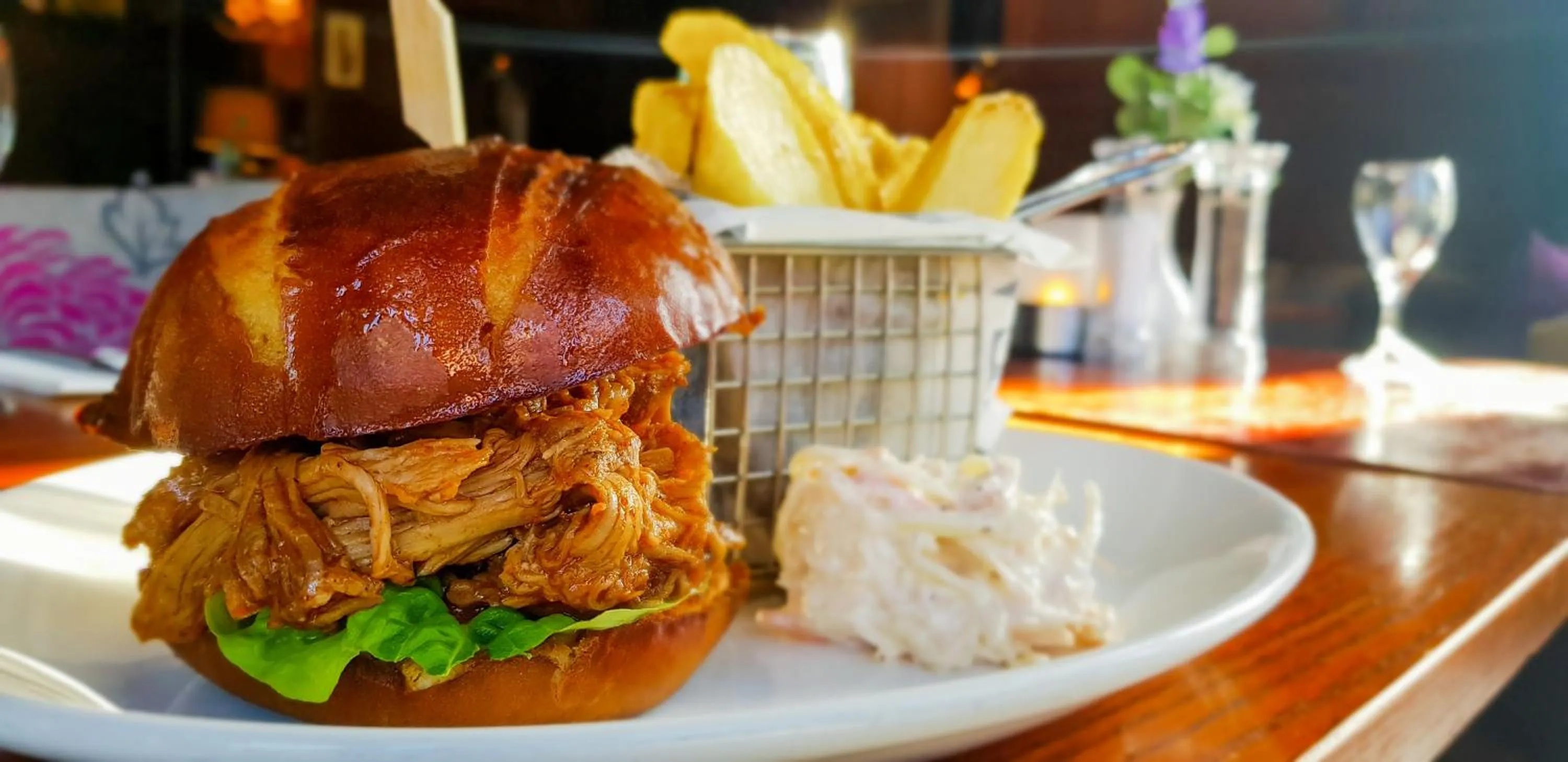 Restaurant/places to eat in Savoy Park Hotel