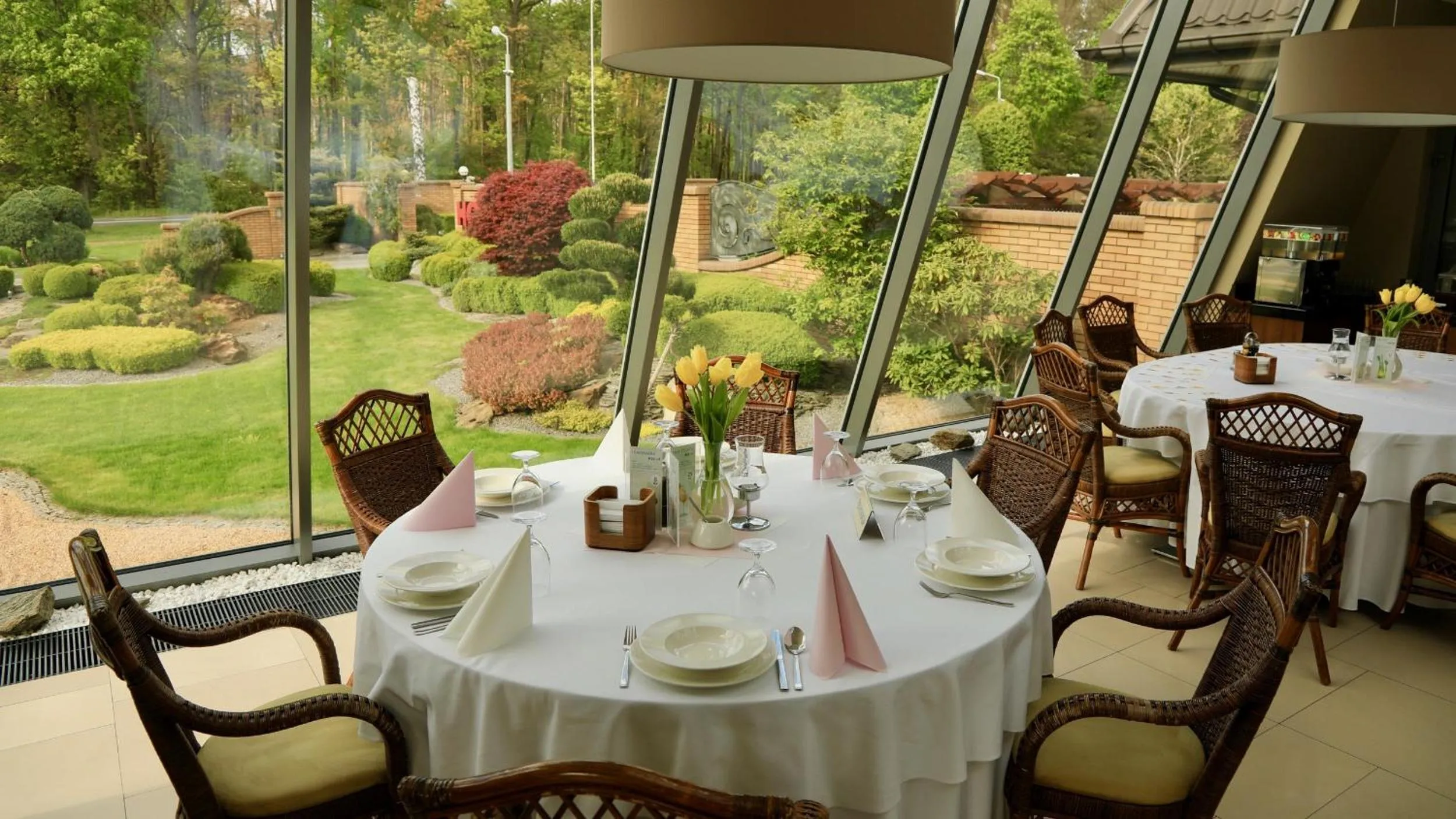 Restaurant/places to eat in Hotel Na Półboru