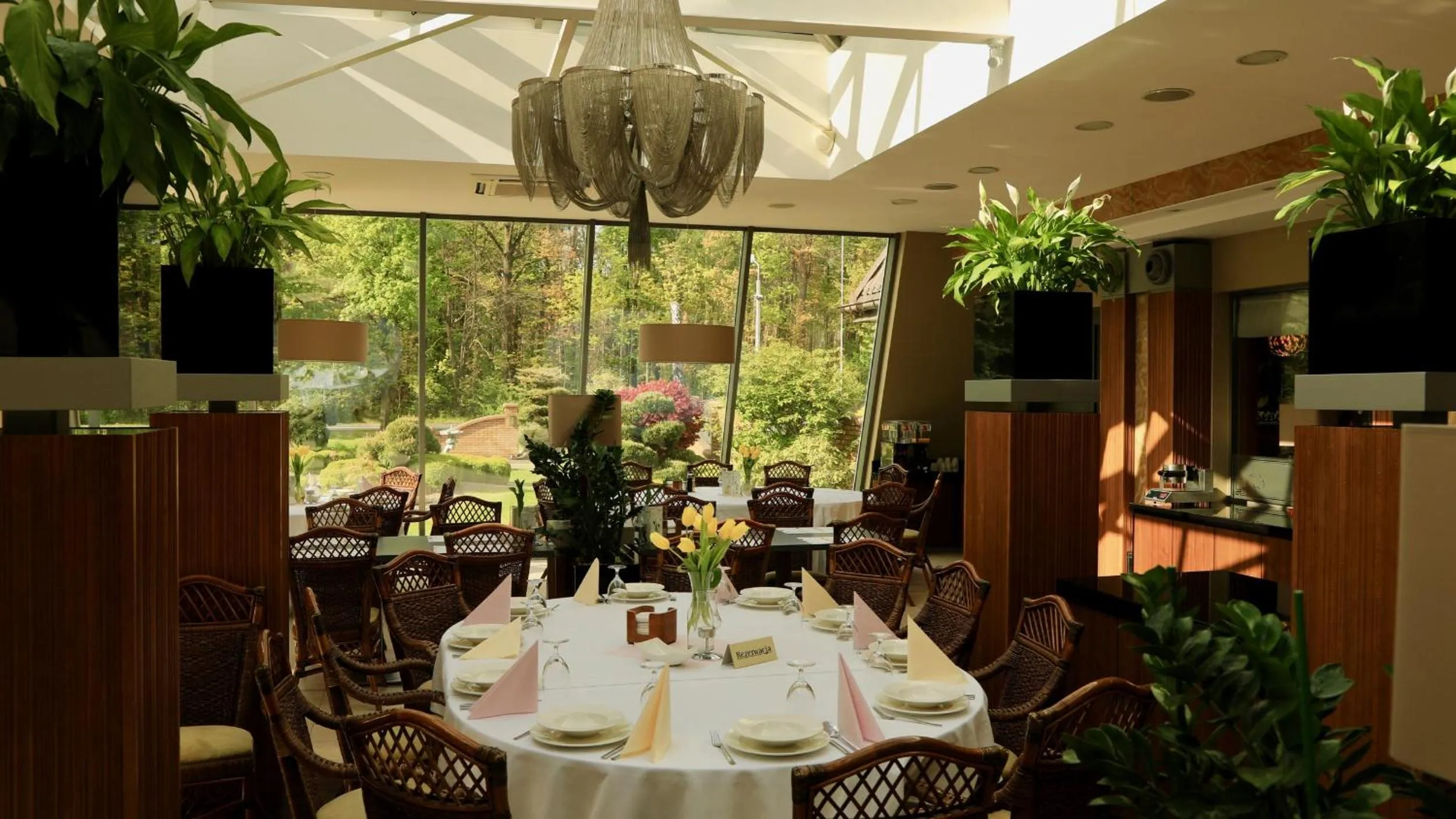 Restaurant/places to eat in Hotel Na Półboru