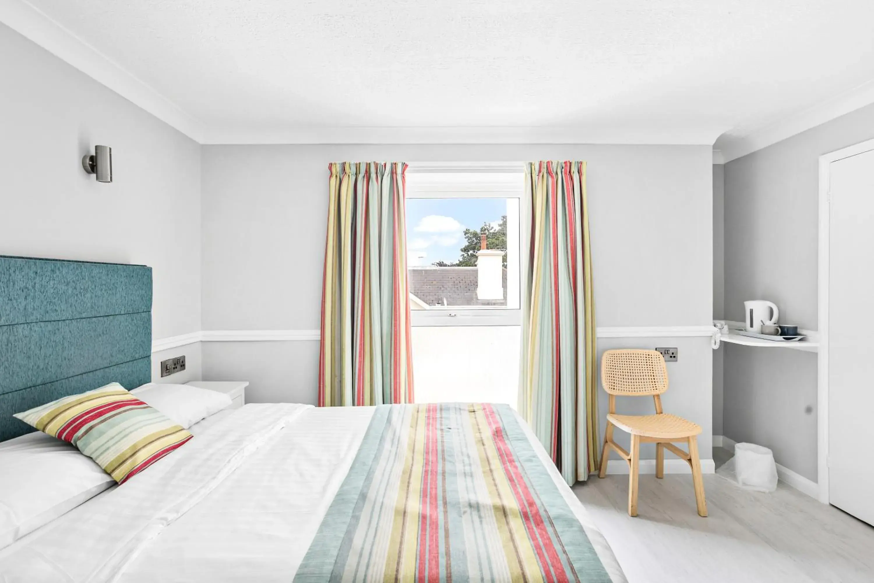 Double Room with Private Bathroom in Waters Edge Hotel Torquay Double Room with Private Bathroom in Waters Edge Hotel Torquay