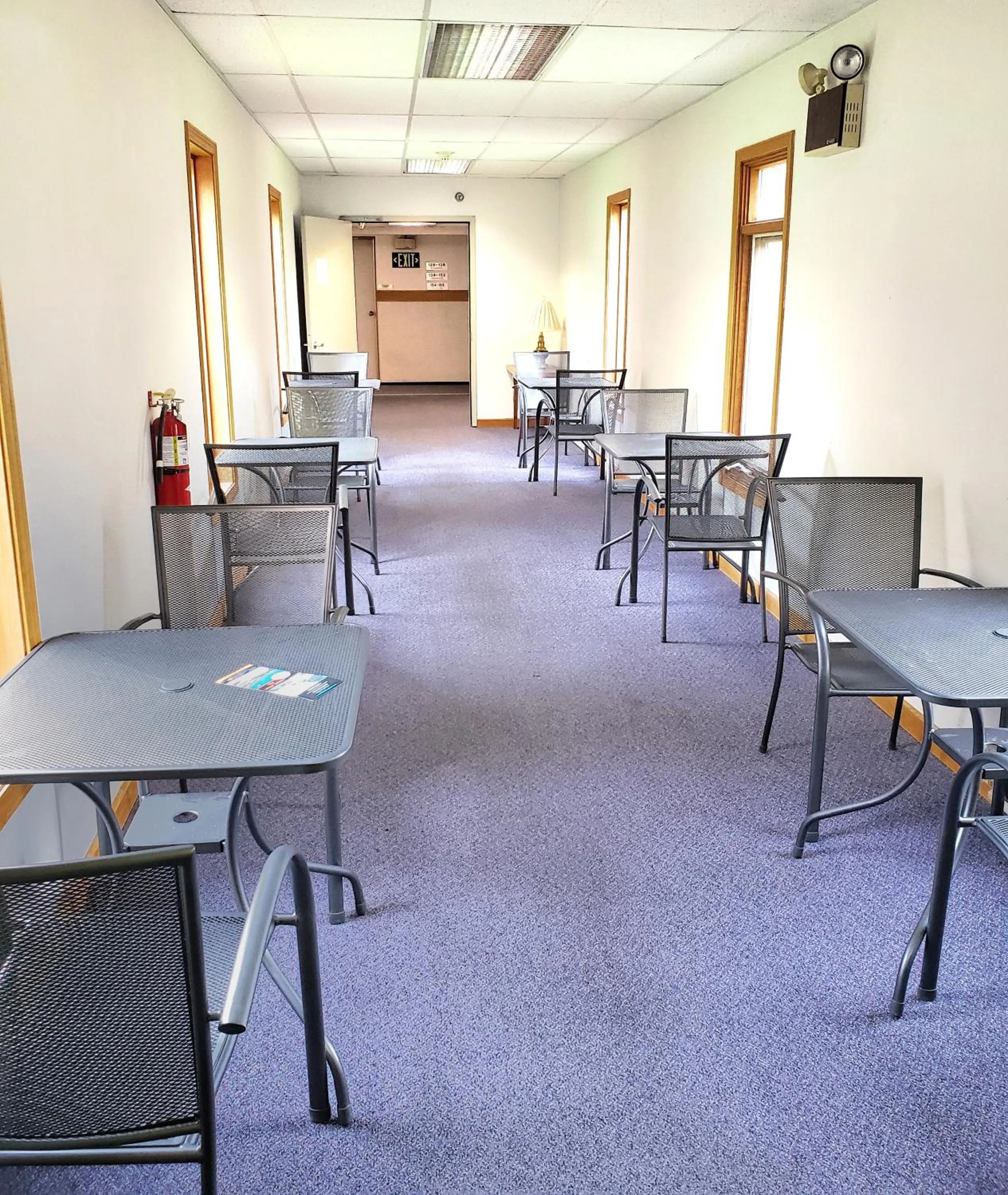 Communal lounge/ TV room in Keystone Hotel