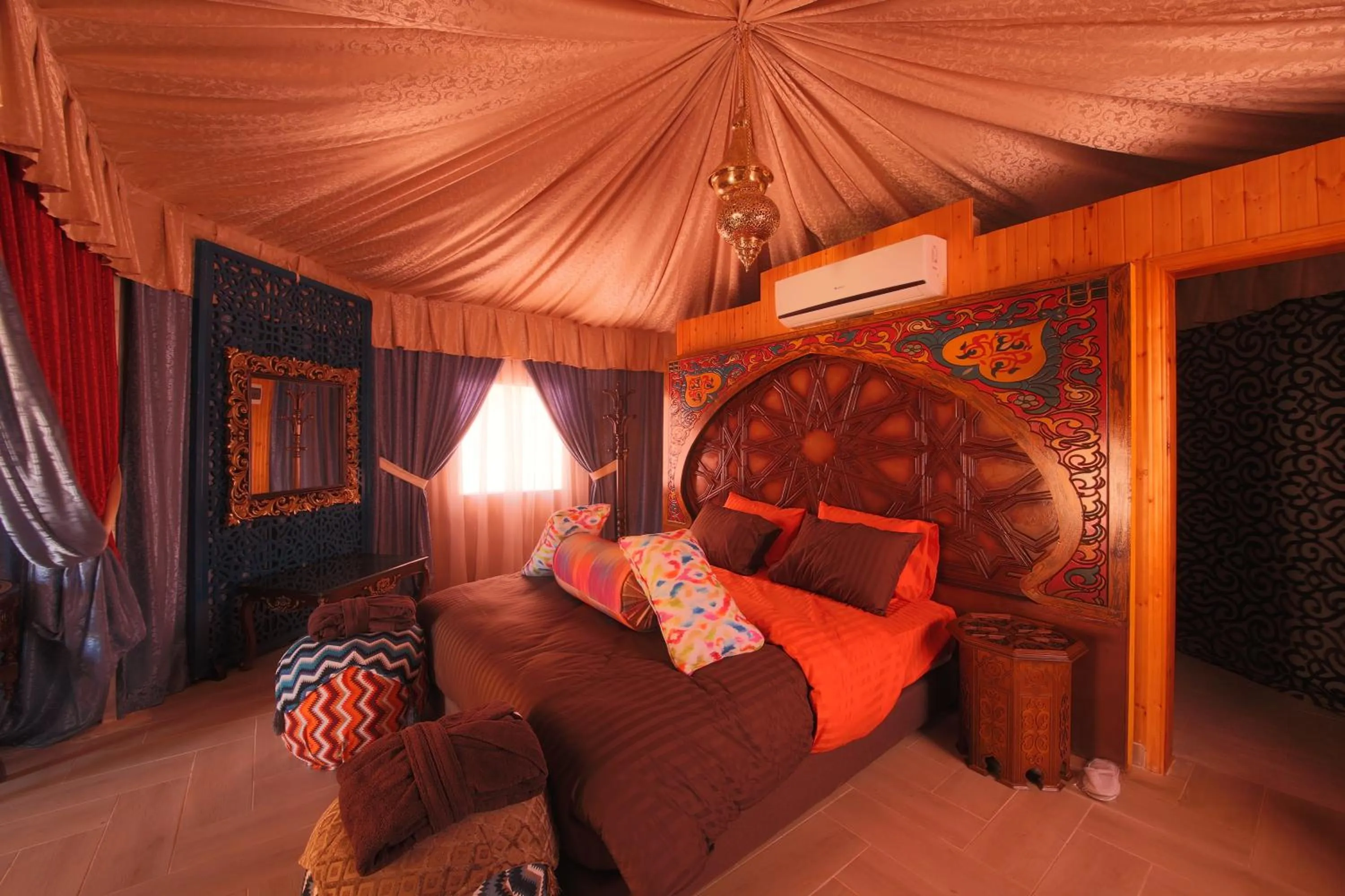 Bed in Memories Aicha Luxury Camp