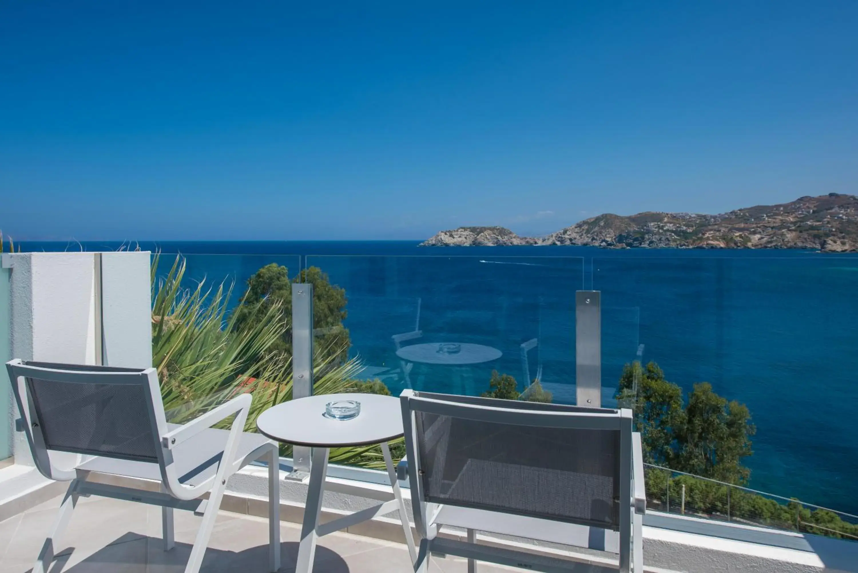 Two-Bedroom Family Room with Sea View in Peninsula Resort & Spa Two-Bedroom Family Room with Sea View in Peninsula Resort & Spa