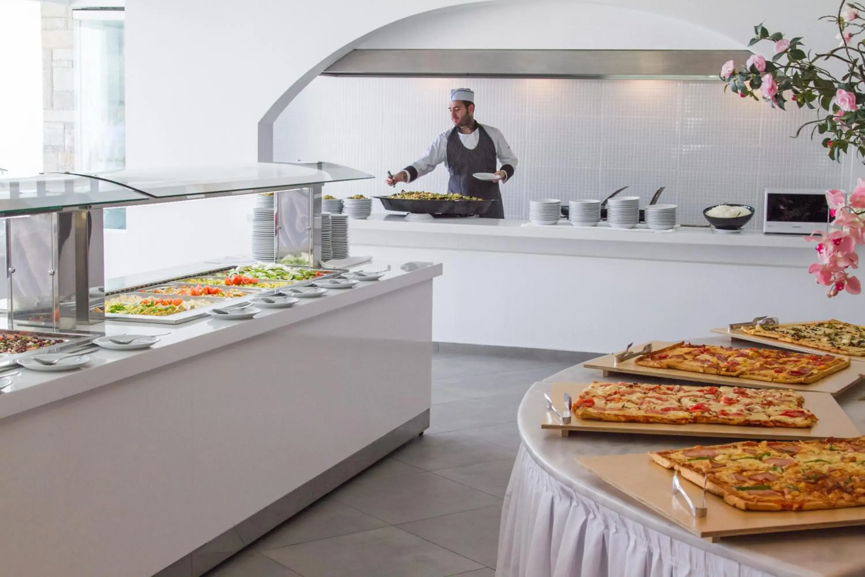 Restaurant/places to eat in Peninsula Resort & Spa Restaurant/places to eat in Peninsula Resort & Spa