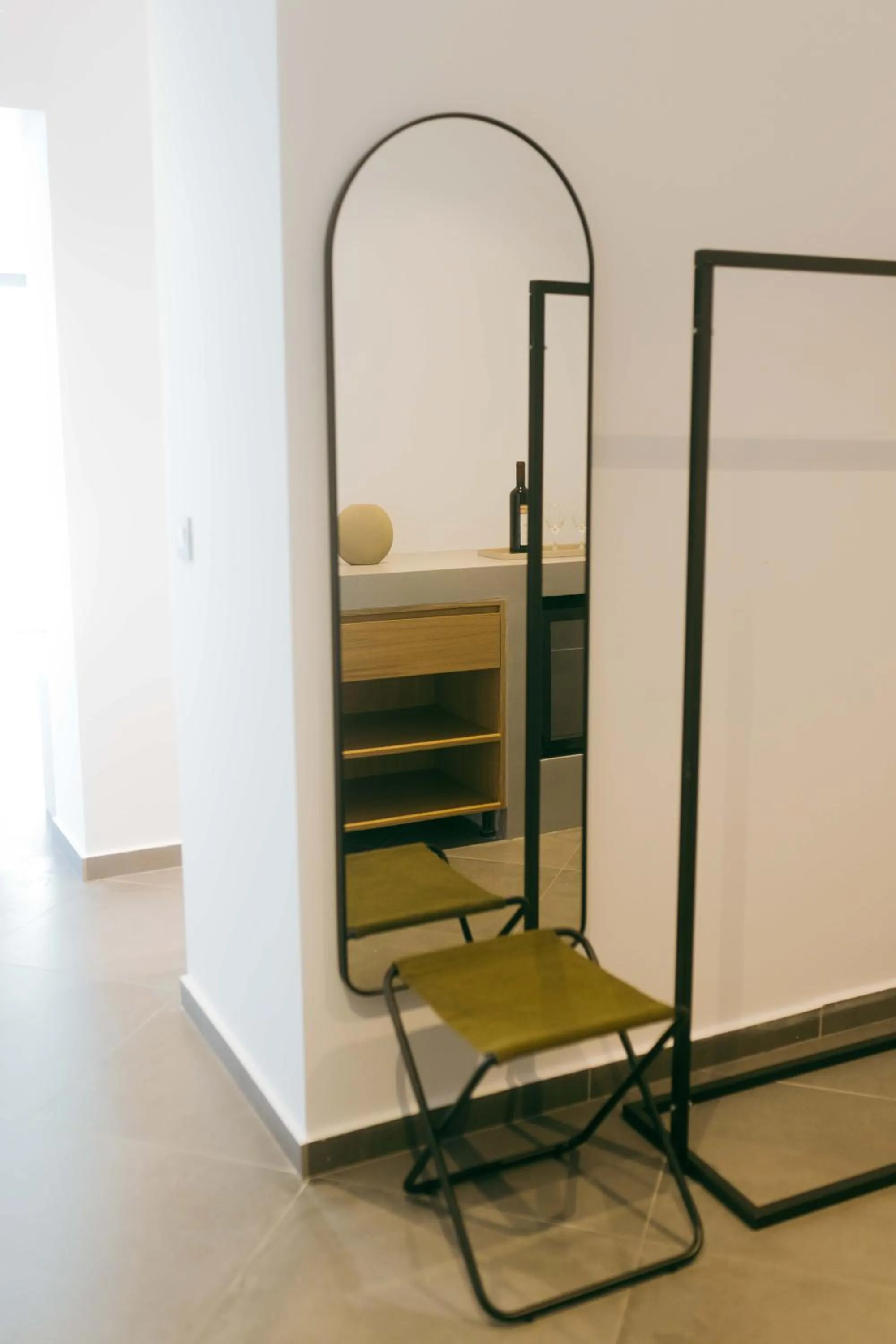 wardrobe in Peninsula Resort & Spa