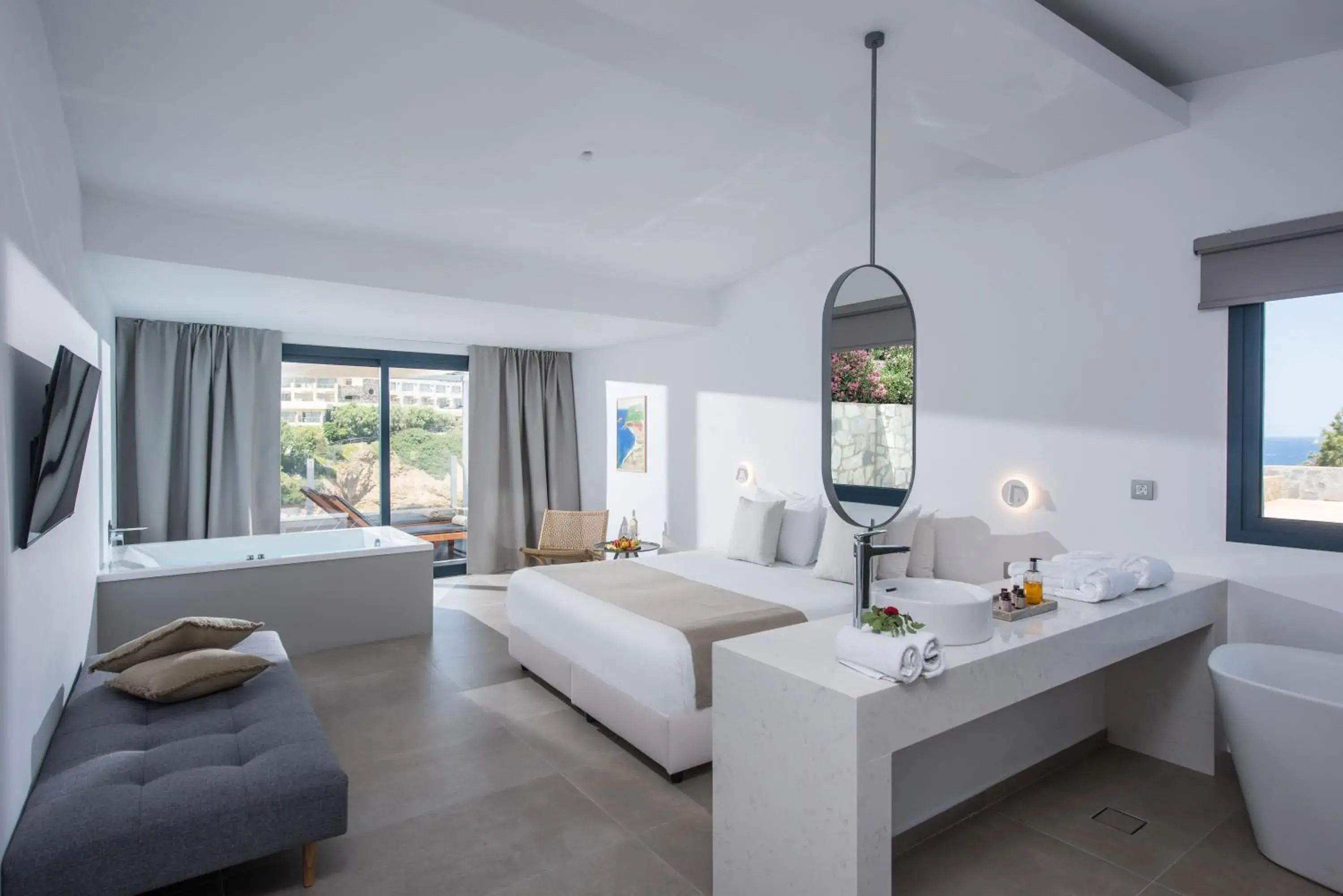 Double Room with Spa Bath in Peninsula Resort & Spa Double Room with Spa Bath in Peninsula Resort & Spa