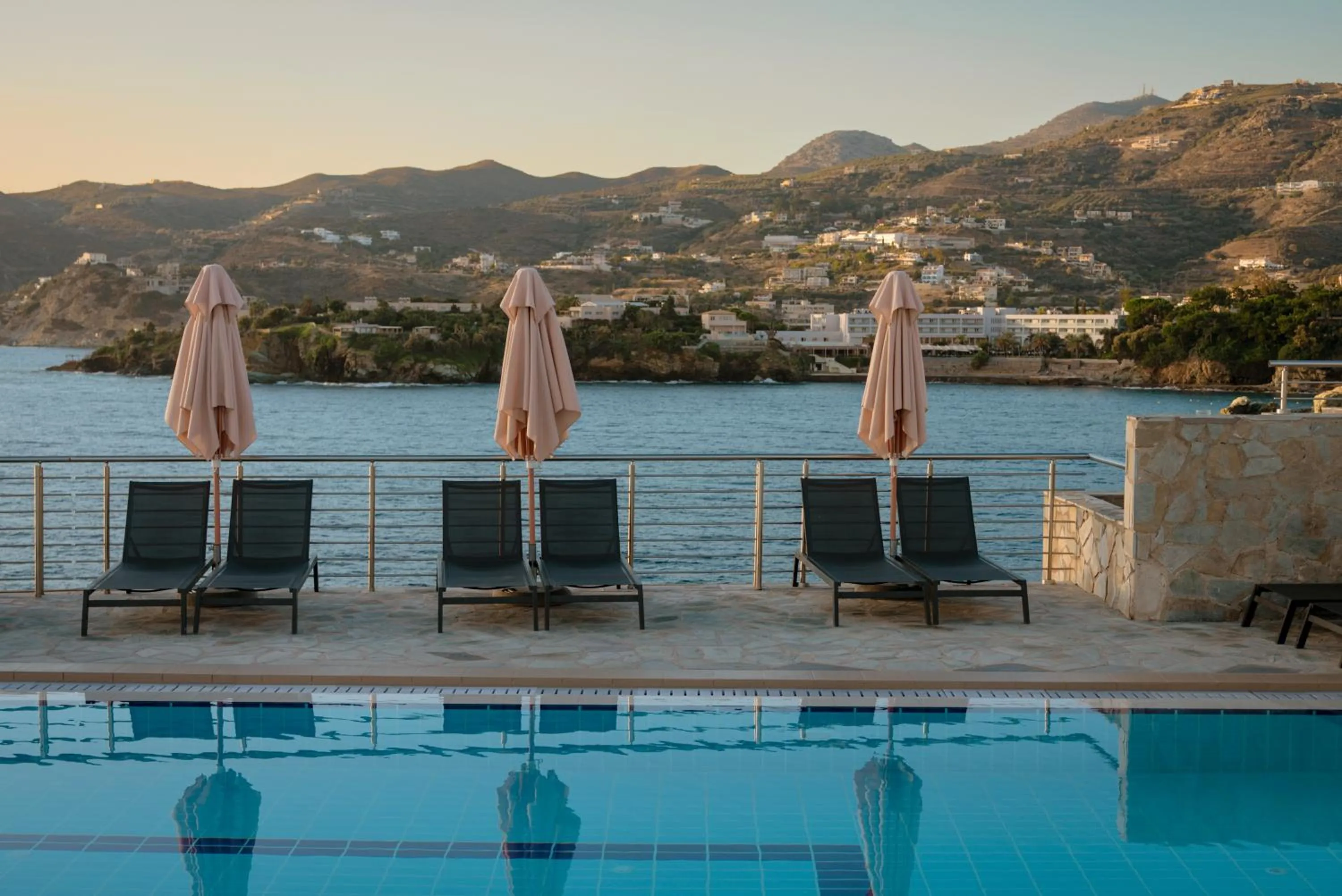Pool view in Peninsula Resort & Spa
