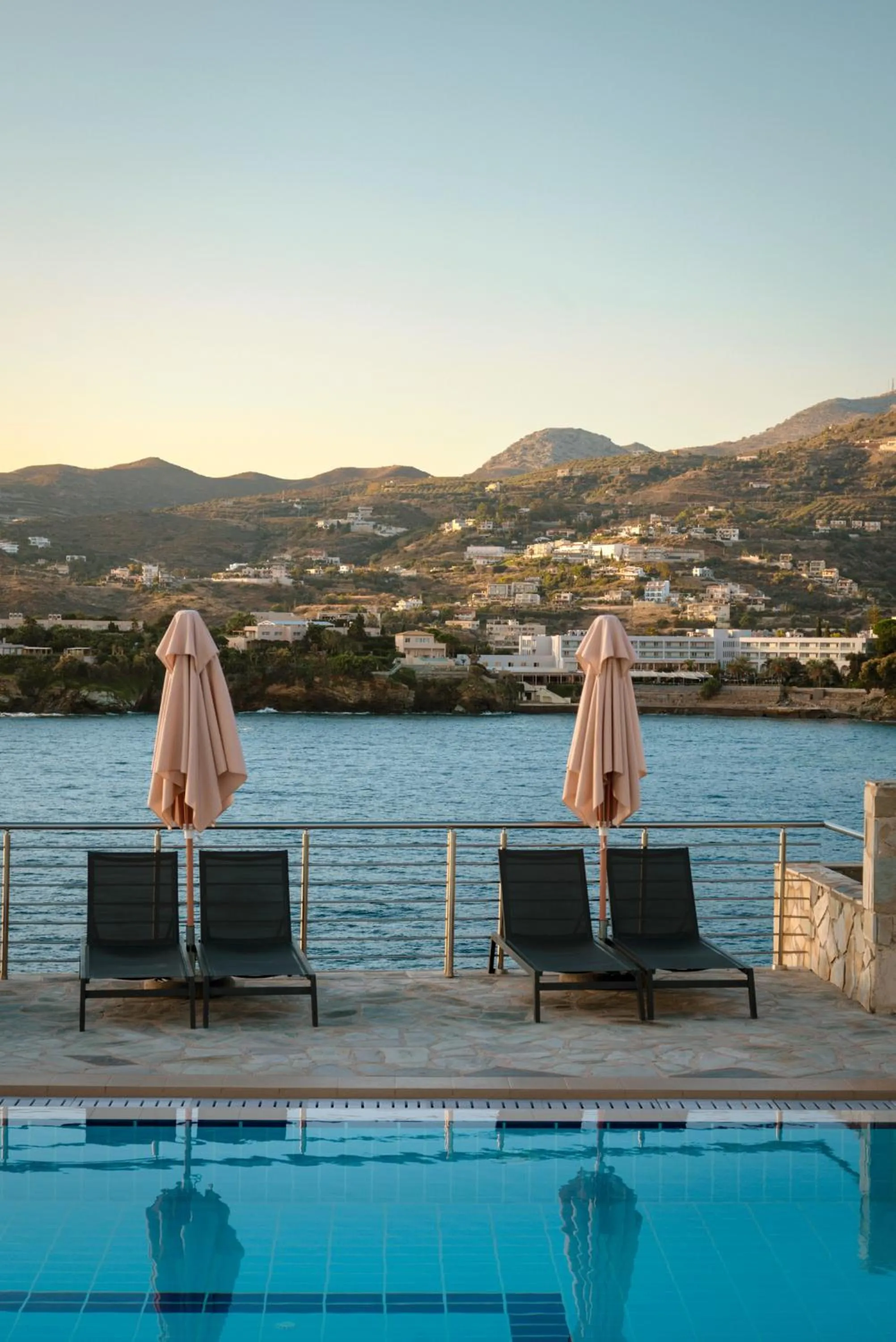 Pool view in Peninsula Resort & Spa