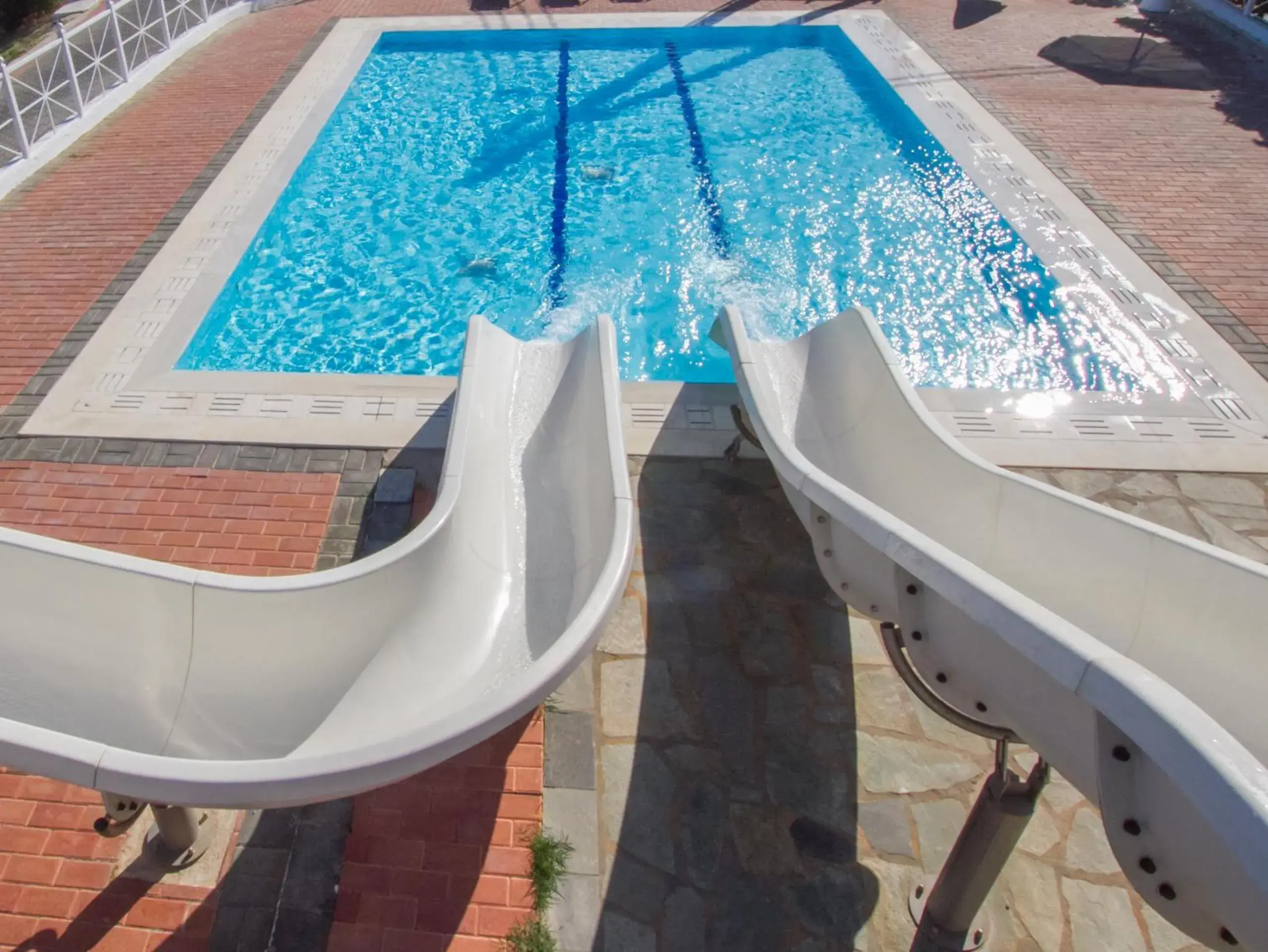 Swimming pool in Peninsula Resort & Spa Swimming pool in Peninsula Resort & Spa