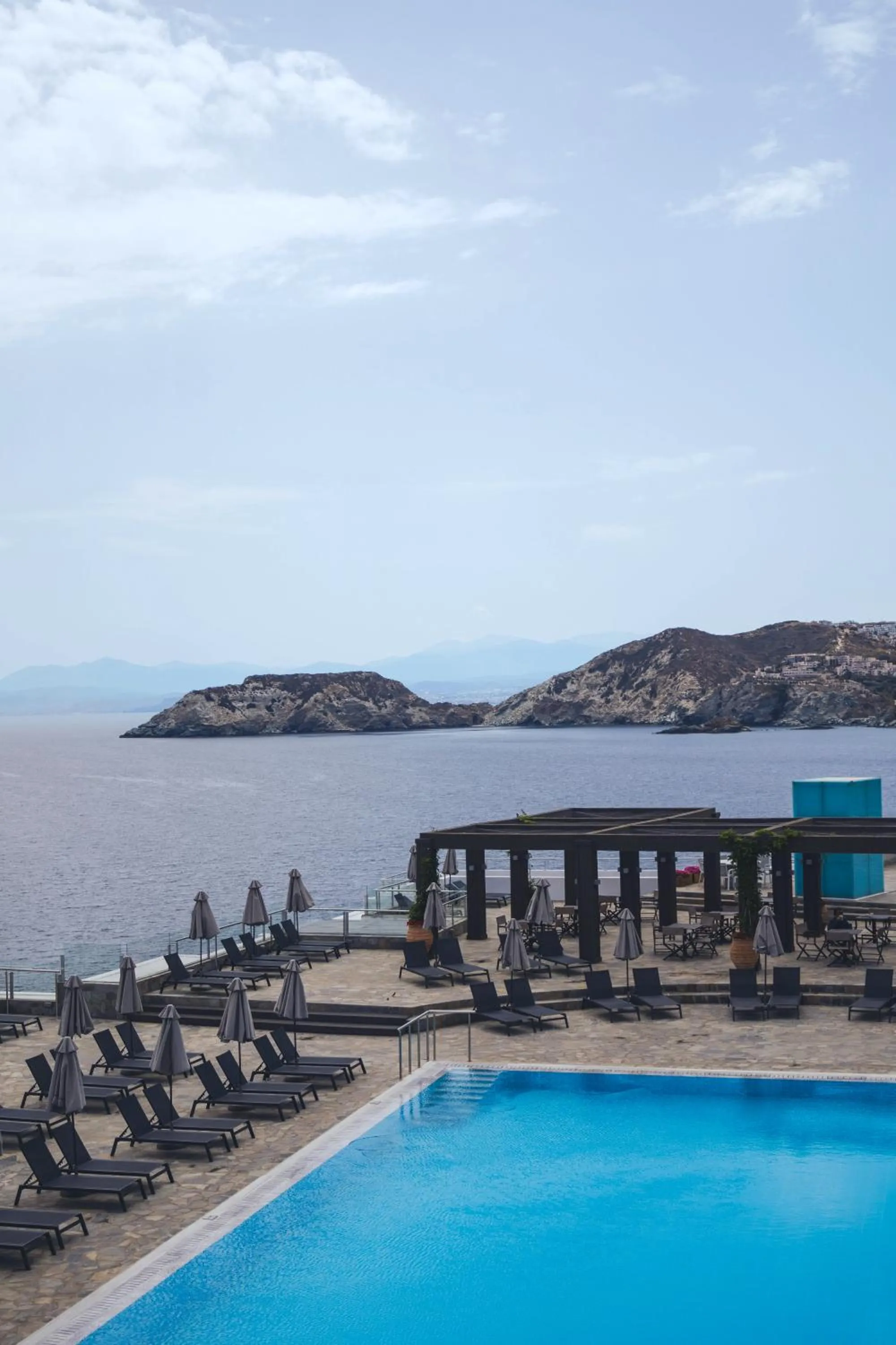 Pool view in Peninsula Resort & Spa