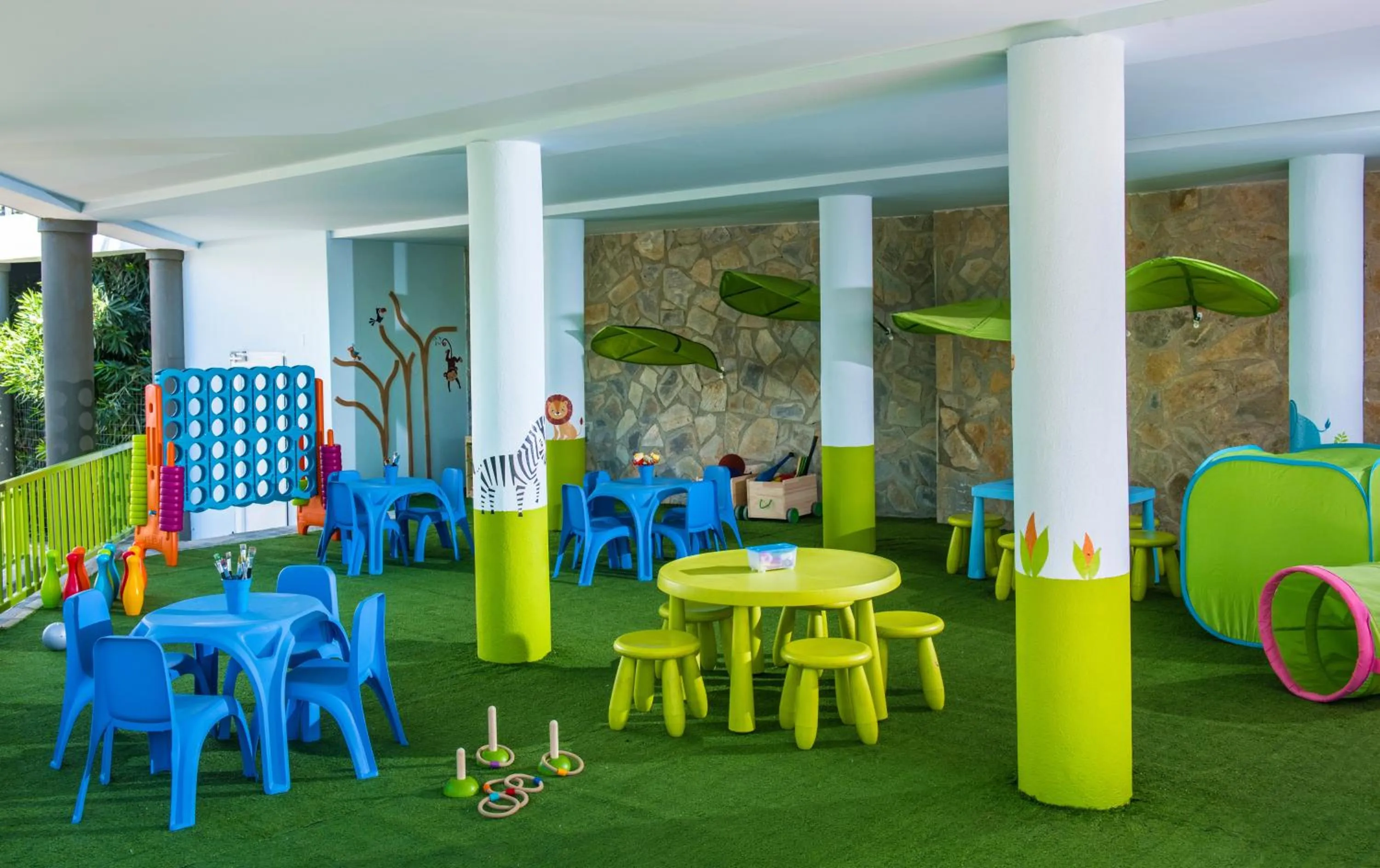Kids's club in Peninsula Resort & Spa
