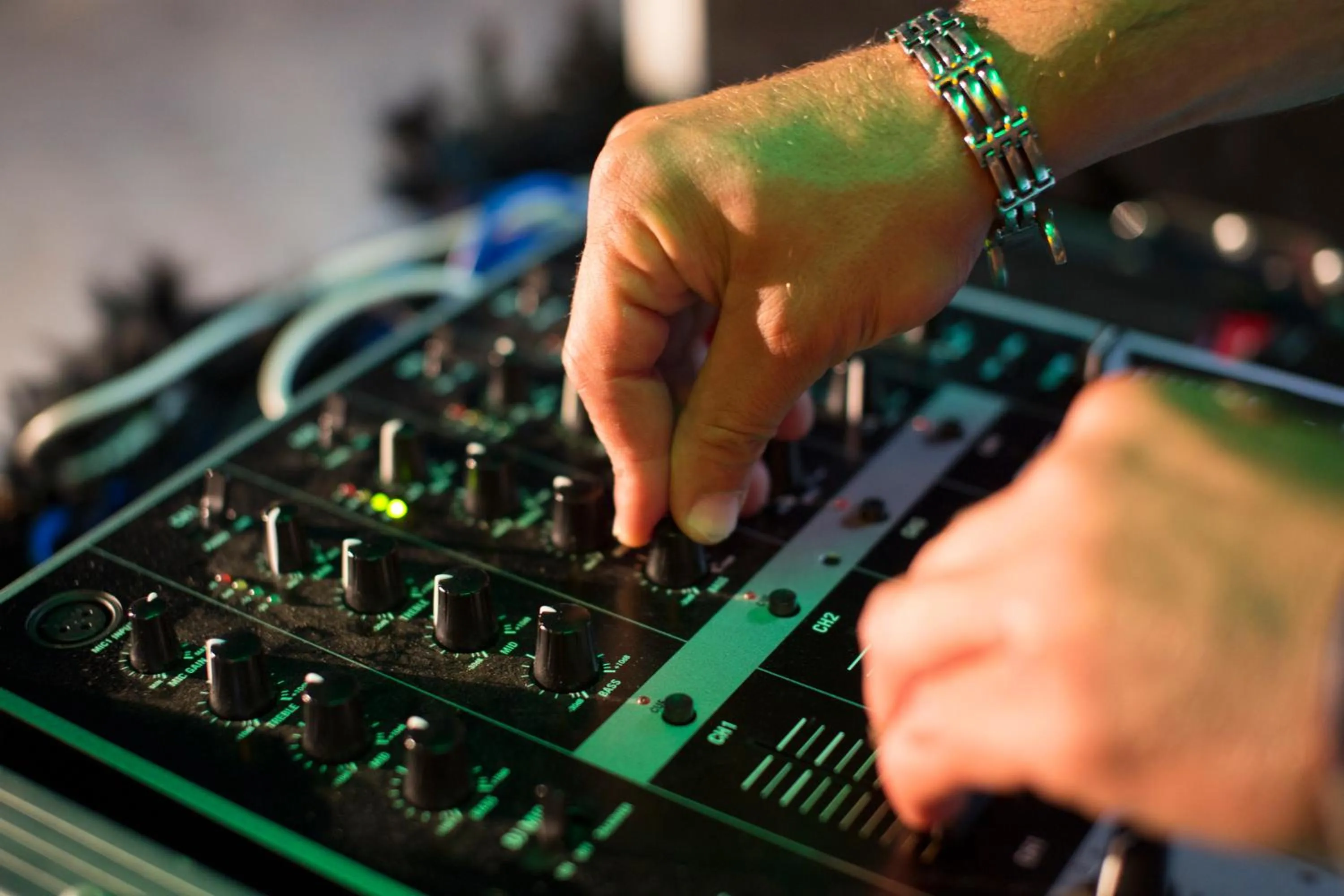 Entertainment in Peninsula Resort & Spa