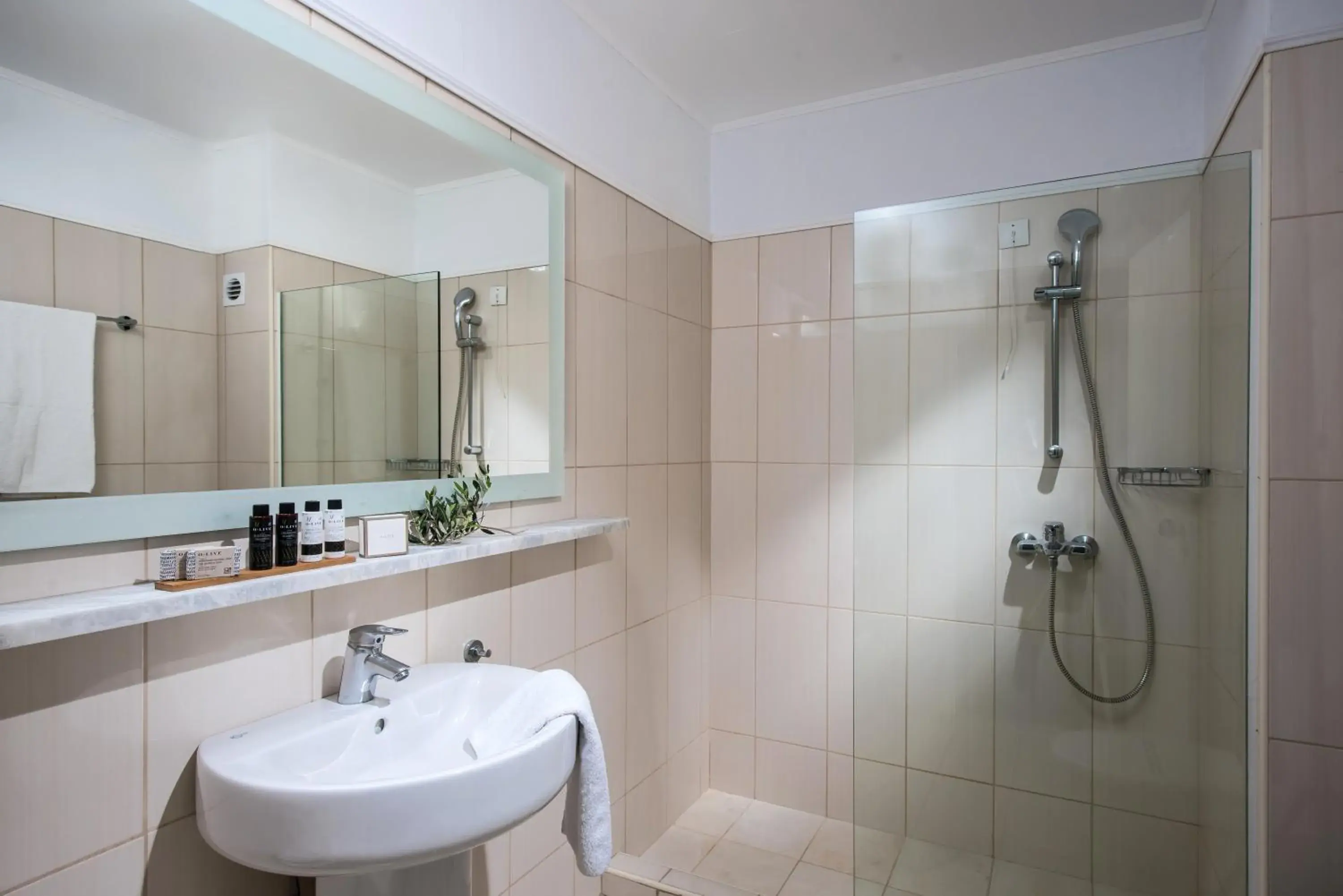 Superior Double Room with Sea View in Peninsula Resort & Spa Superior Double Room with Sea View in Peninsula Resort & Spa