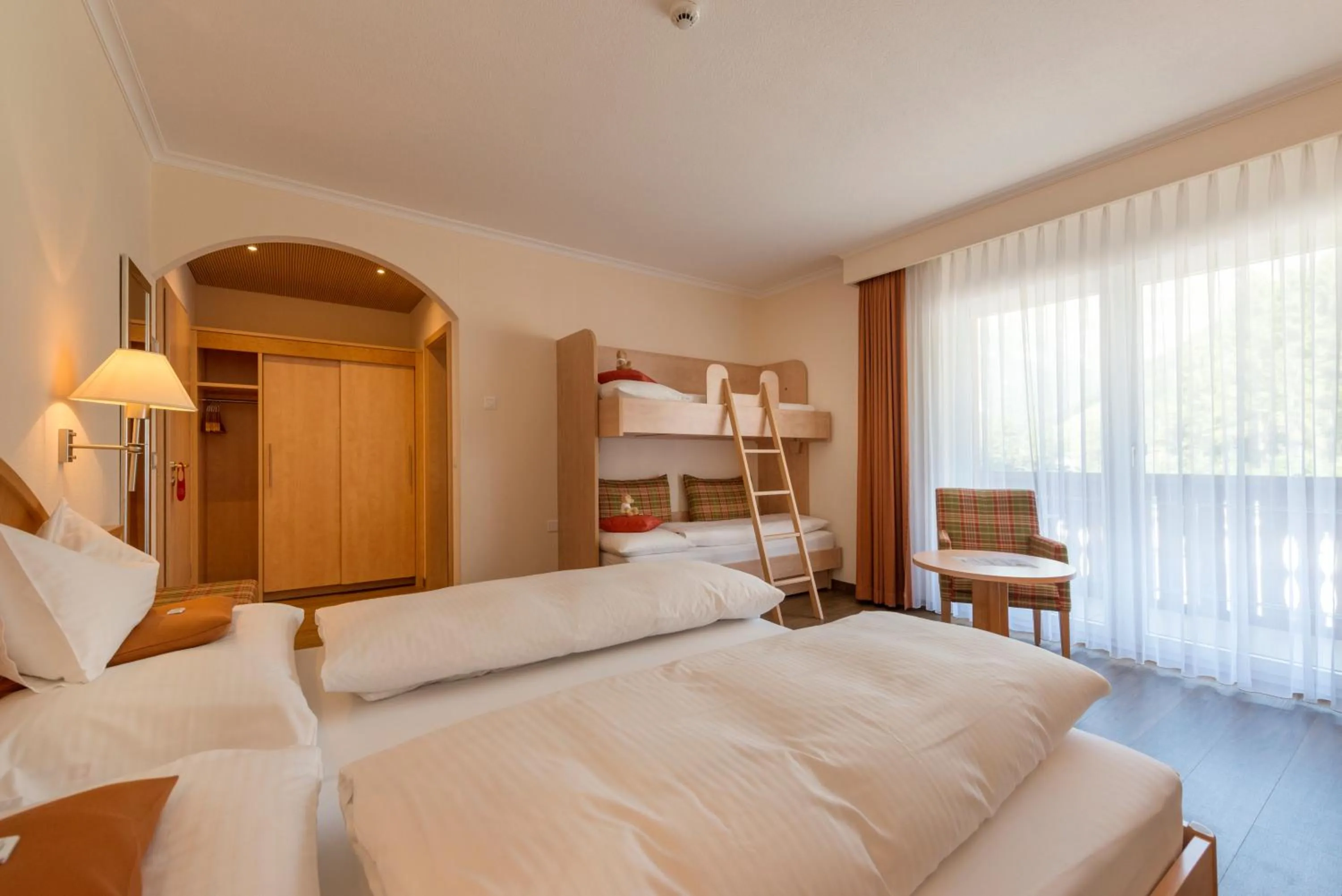 bunk bed, Bed in Alpenresort Eienwäldli Engelberg