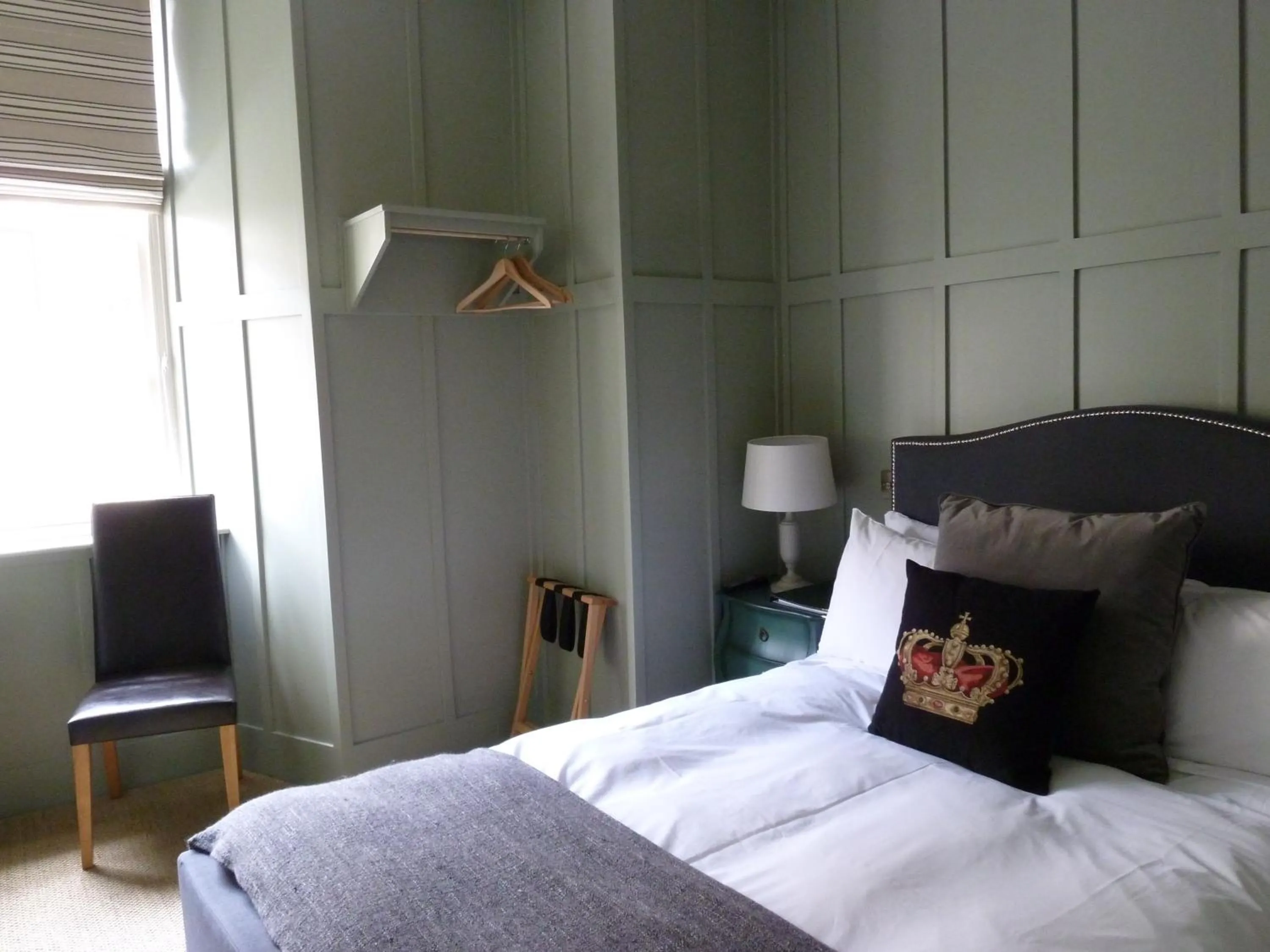 Photo of the whole room, Bed in Edgar Townhouse