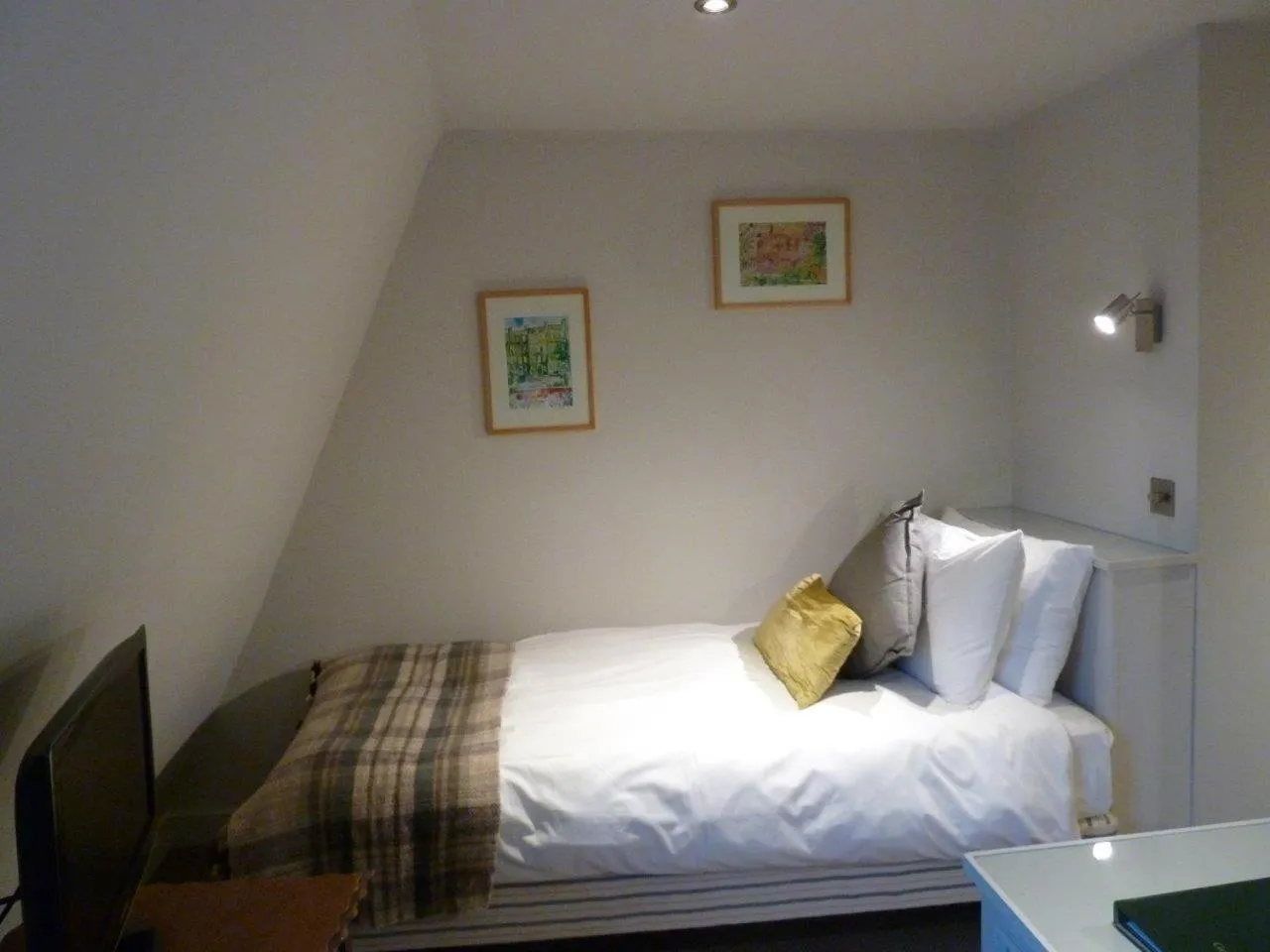 Bed in Edgar Townhouse