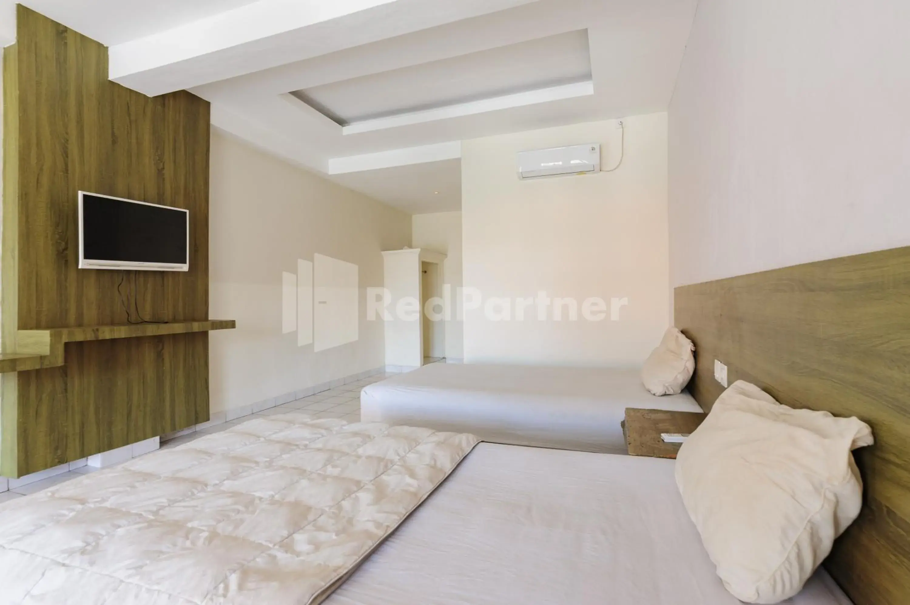 Twin Room in Pulau Bali Hotel Denpasar RedPartner Twin Room in Pulau Bali Hotel Denpasar RedPartner