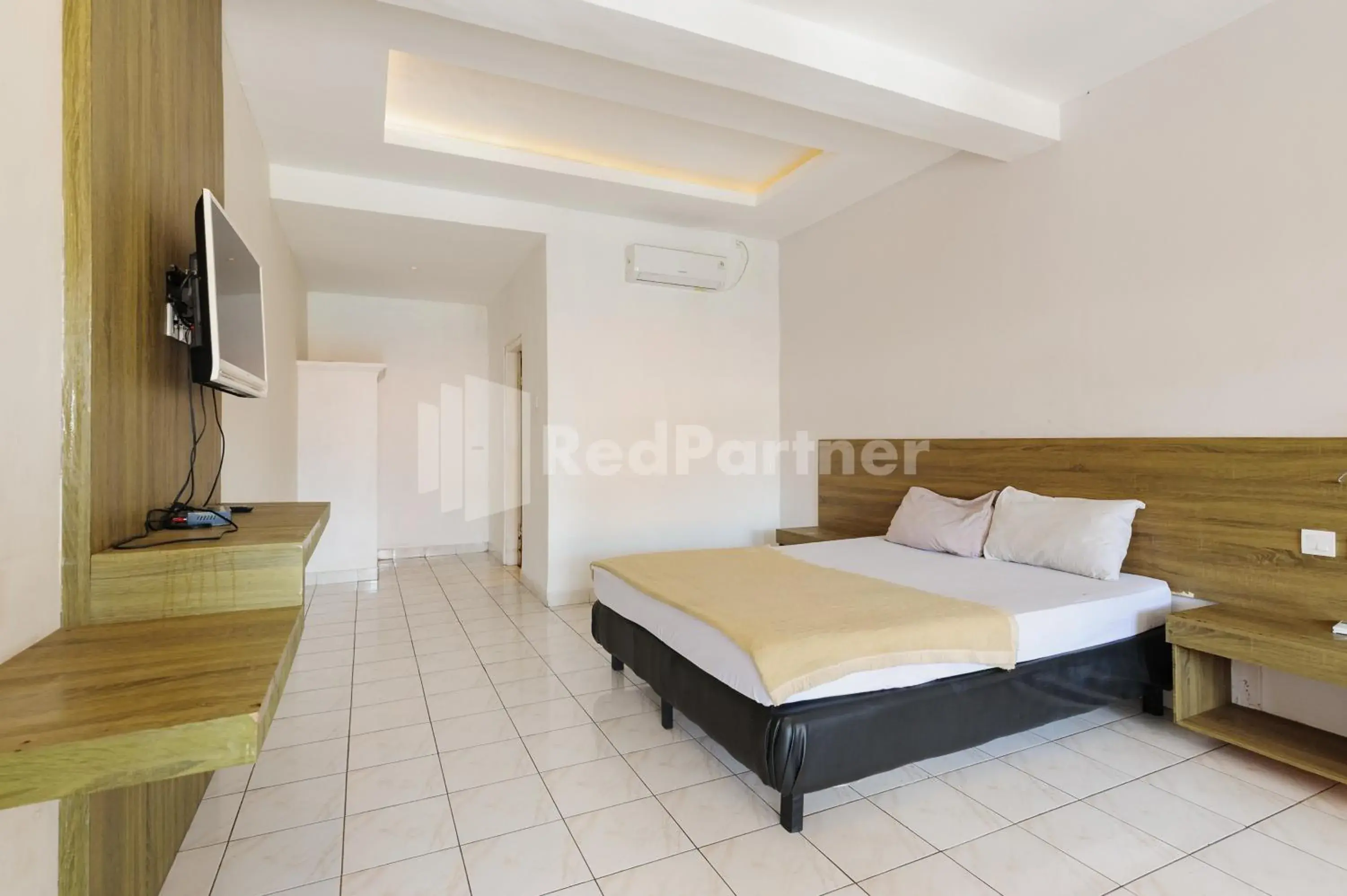 Standard Double Room in Pulau Bali Hotel Denpasar RedPartner Standard Double Room in Pulau Bali Hotel Denpasar RedPartner