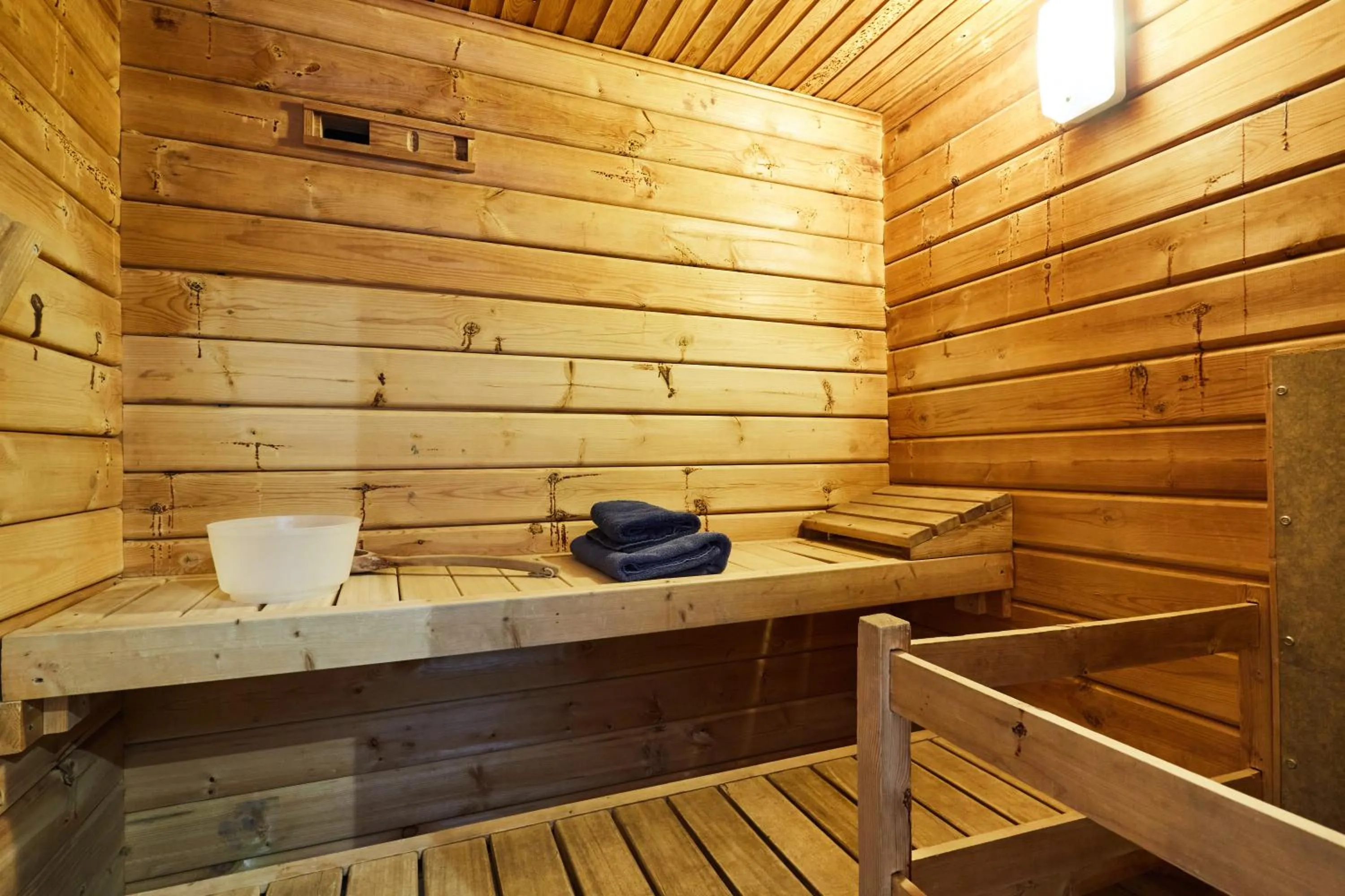 Sauna in LOCH TAY HIGHLAND LODGES and GLAMPING PARK