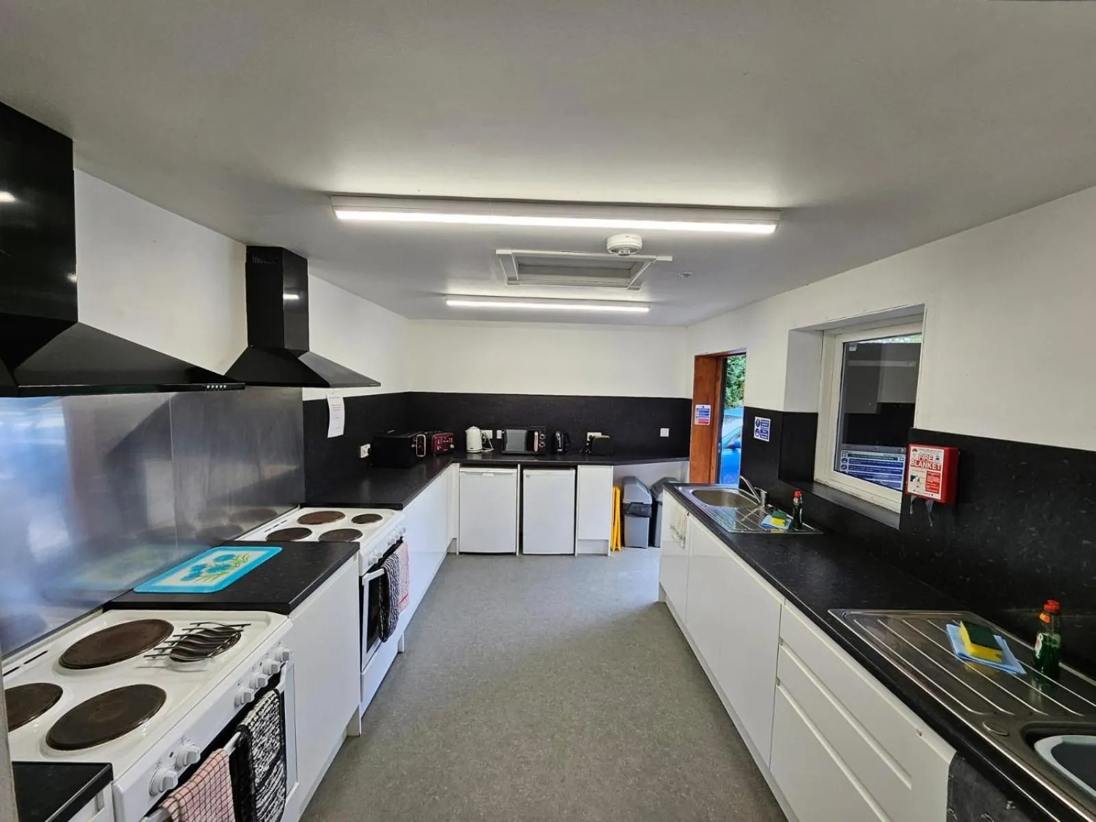 Communal kitchen in LOCH TAY HIGHLAND LODGES and GLAMPING PARK