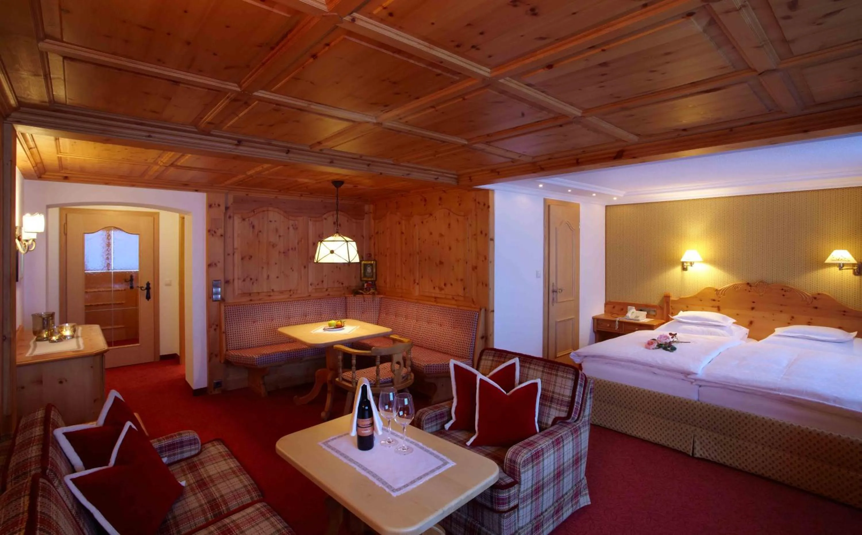 room service, Bed in Sporthotel Lorünser