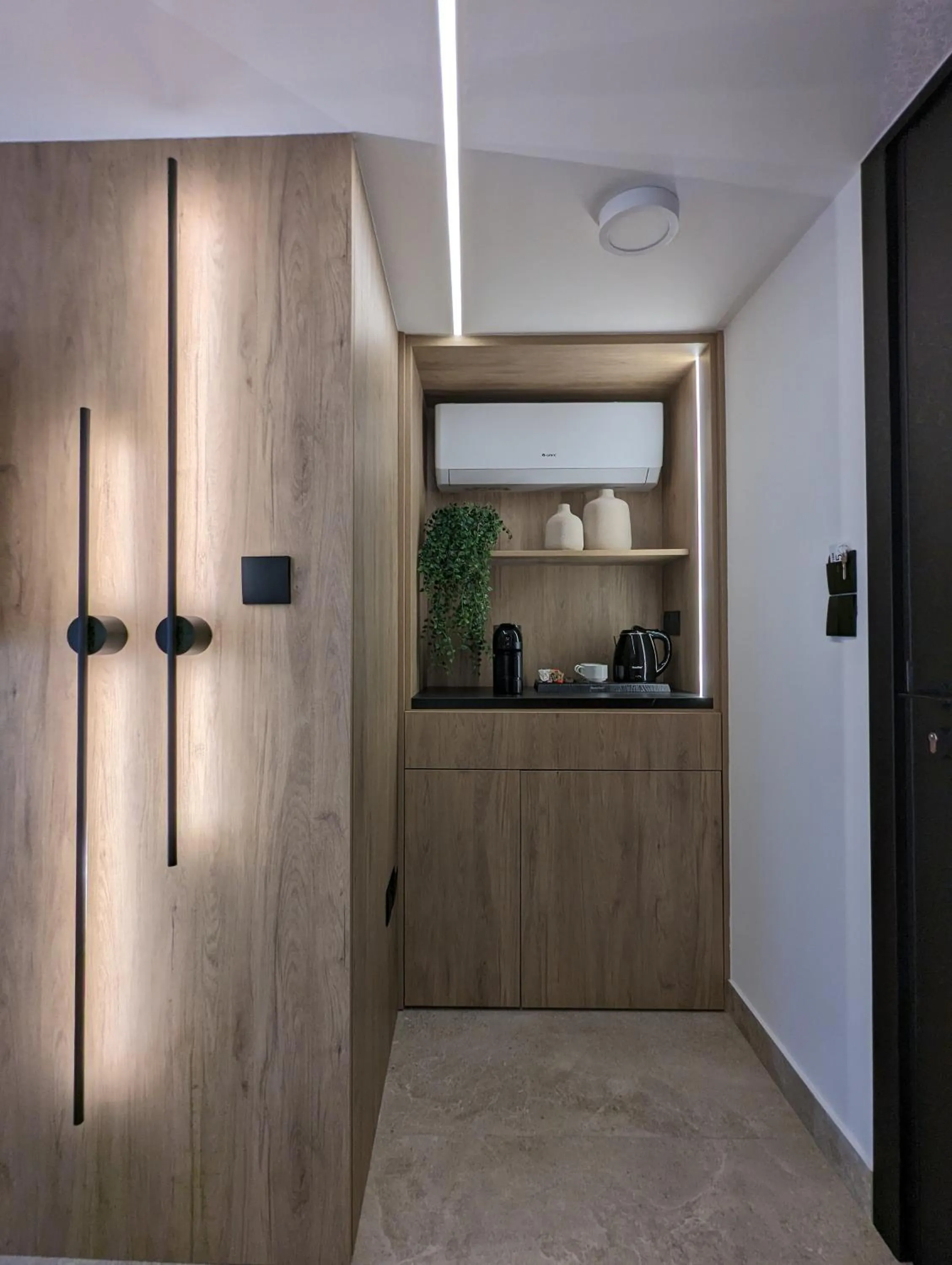 Coffee/tea facilities in Tuck Inn