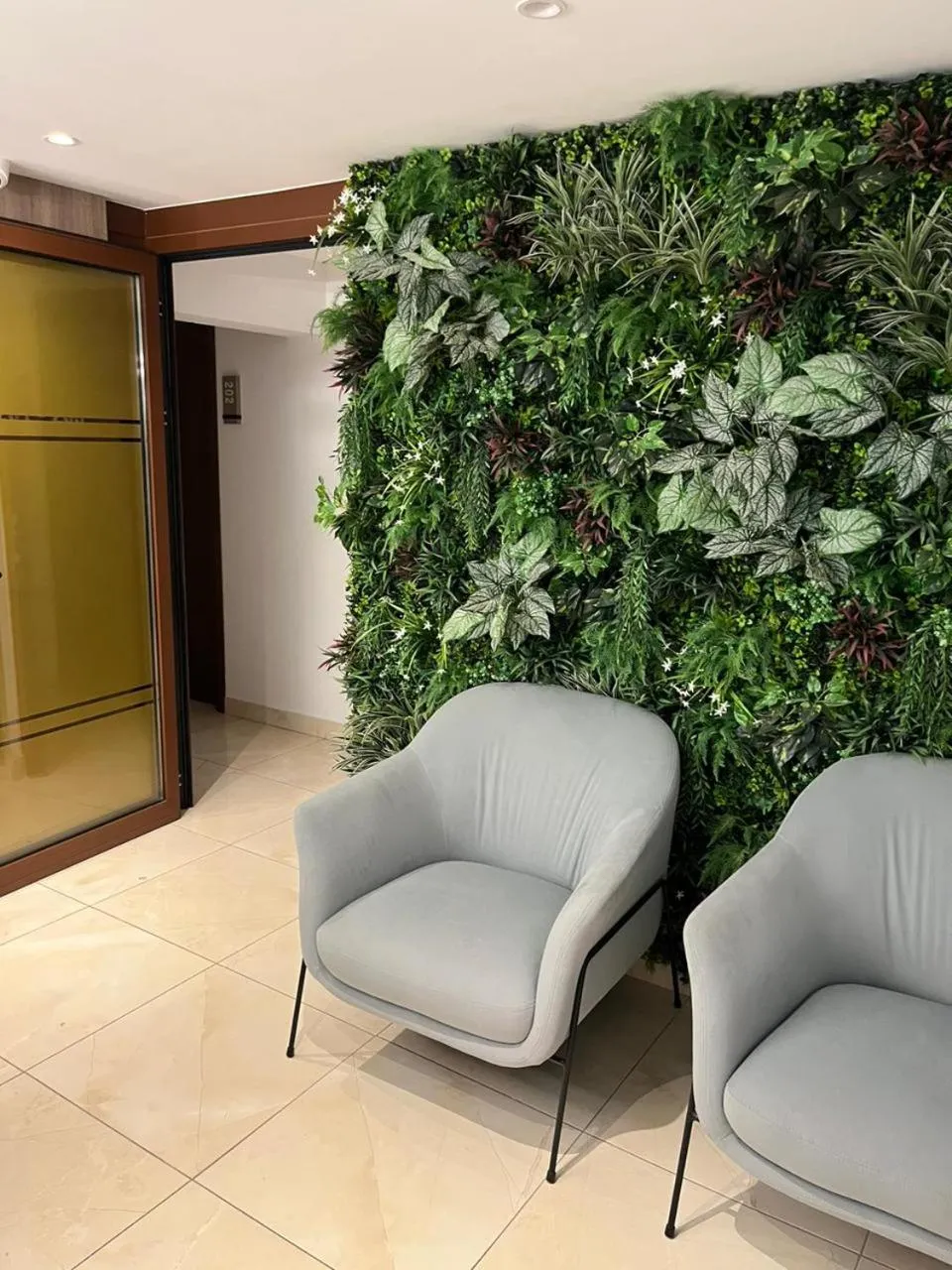 Facade/entrance in Tuck Inn