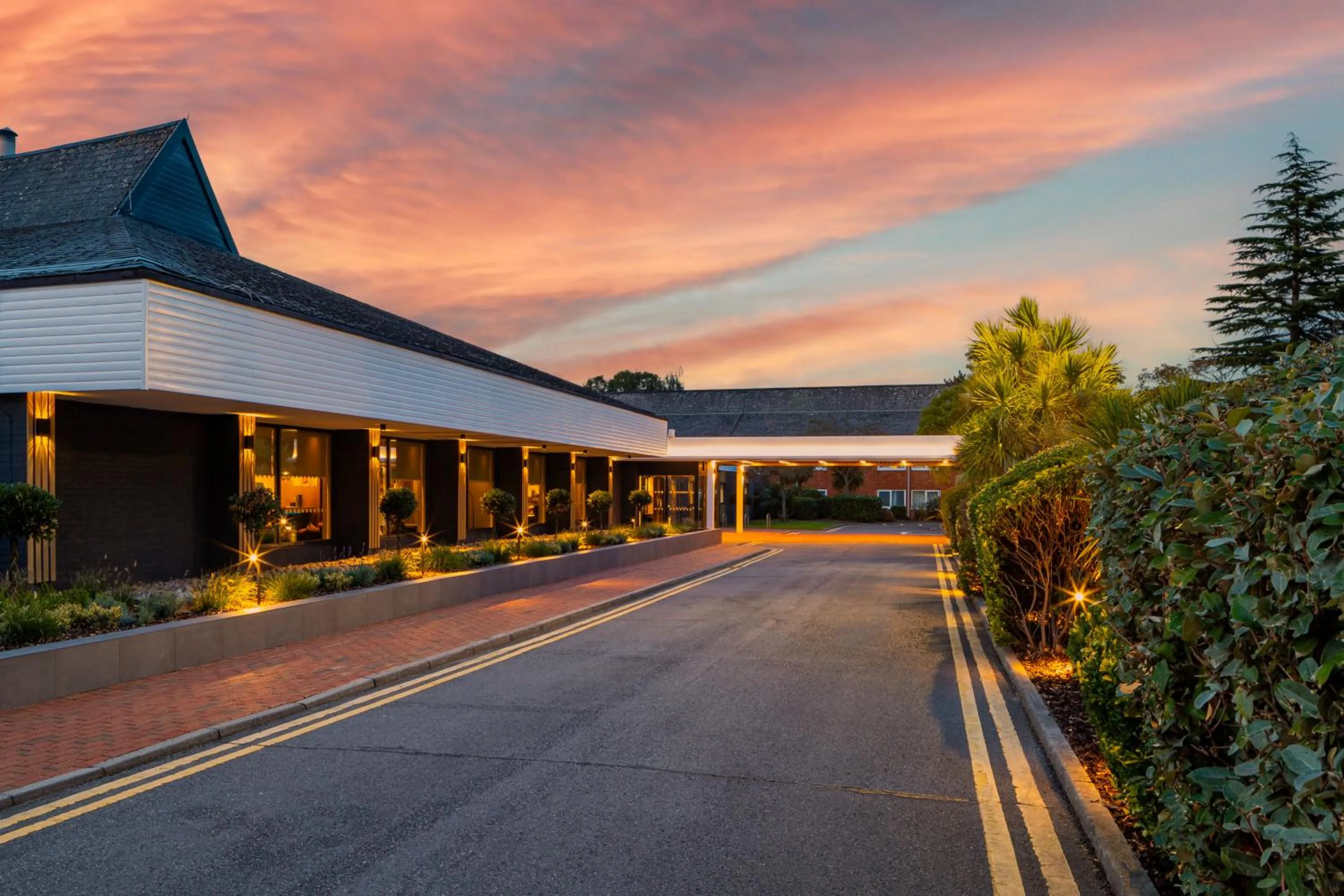 Property building in Holiday Inn Reading South M4 Jct 11 by IHG