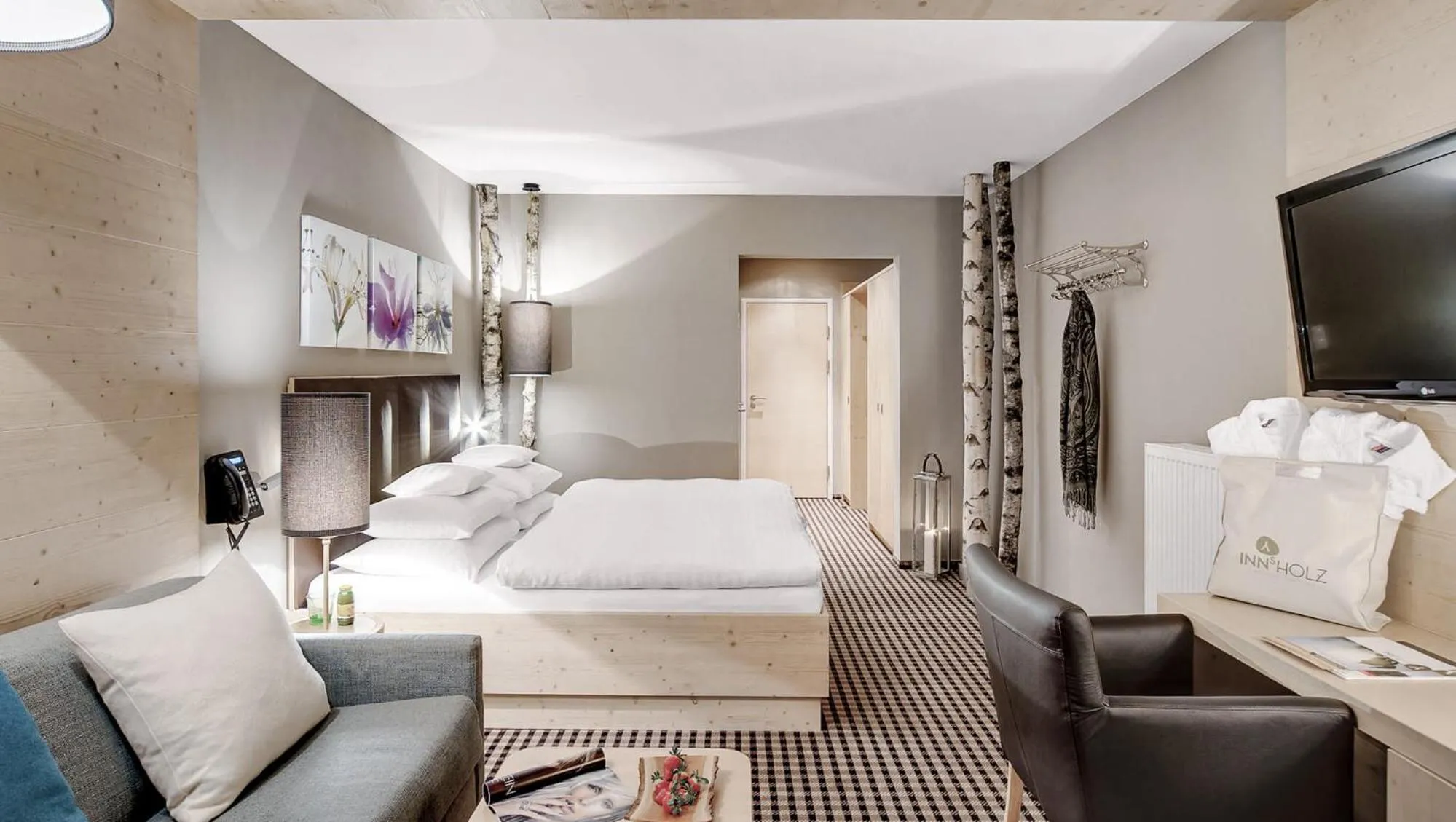 Photo of the whole room, Bed in INNs HOLZ