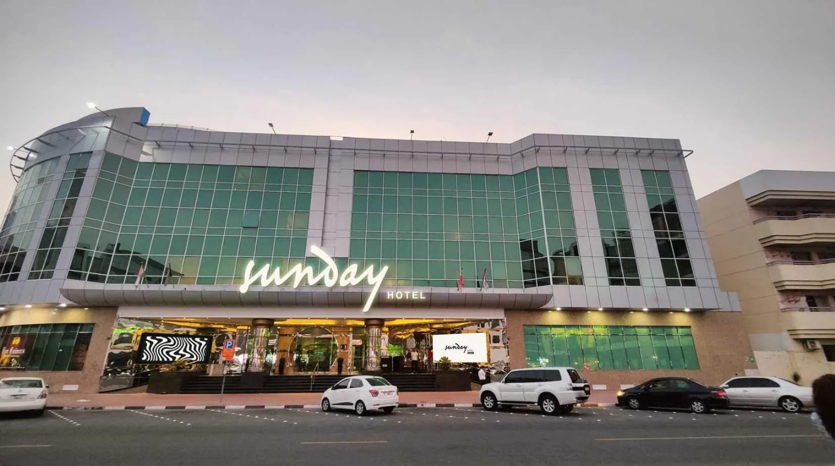 Facade/entrance in Sunday Hotel Holiday international Dubai
