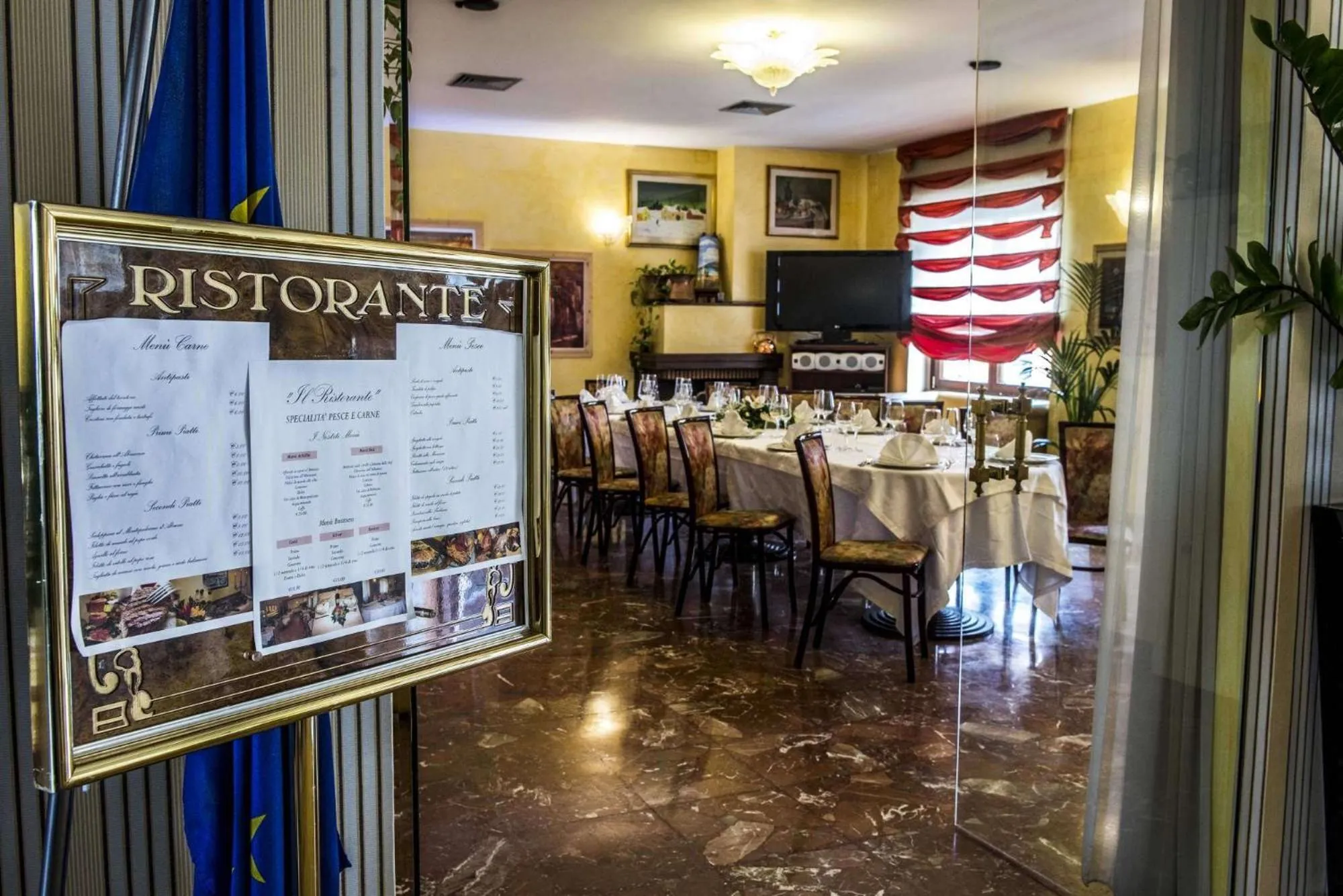 Logo/Certificate/Sign in Nuovo Albergo