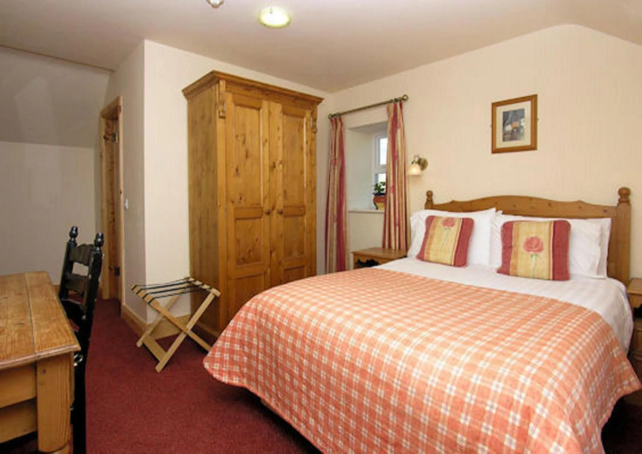 Photo of the whole room, Bed in The Anvil Bar B&B