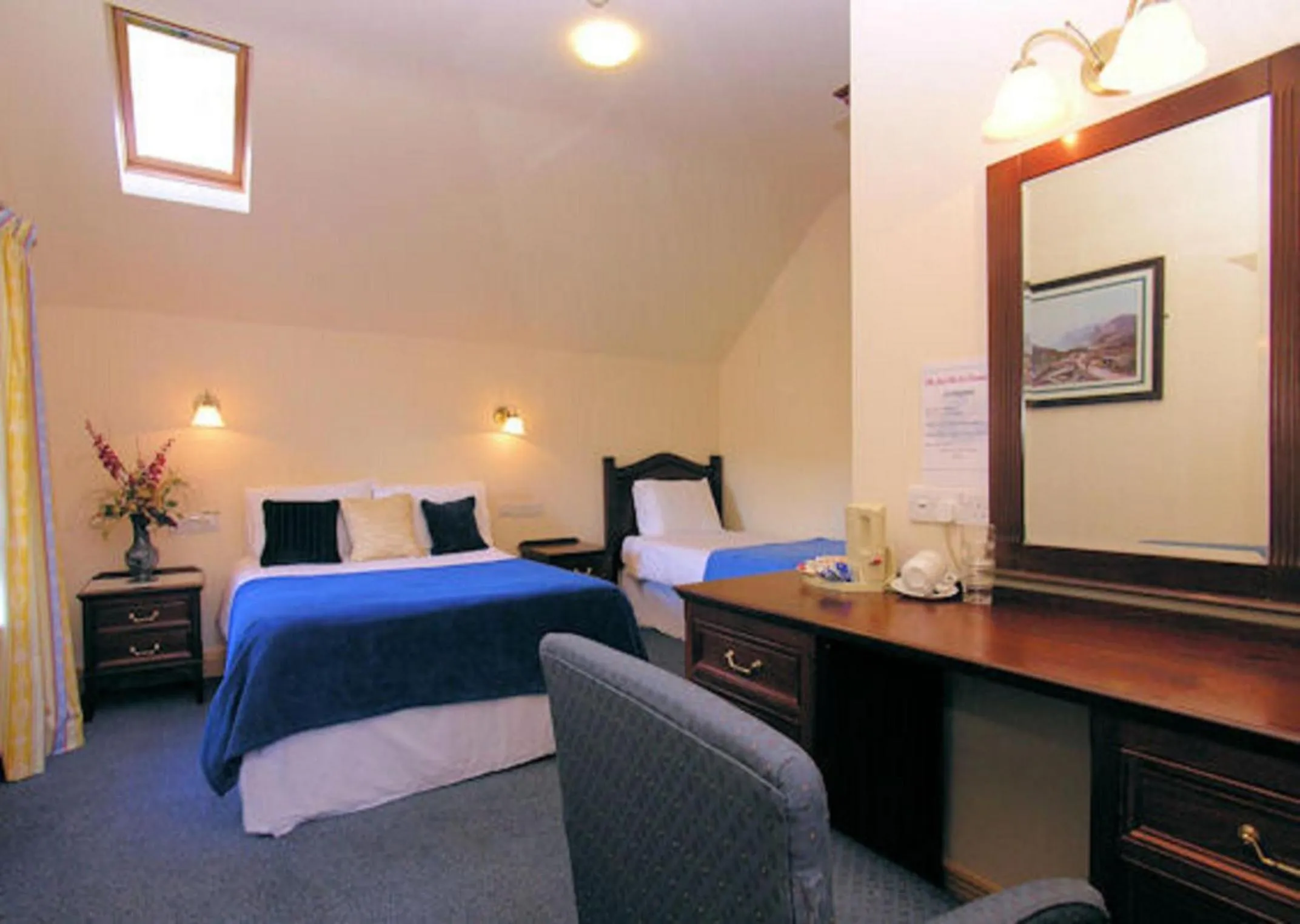 Photo of the whole room, Bed in The Anvil Bar B&B