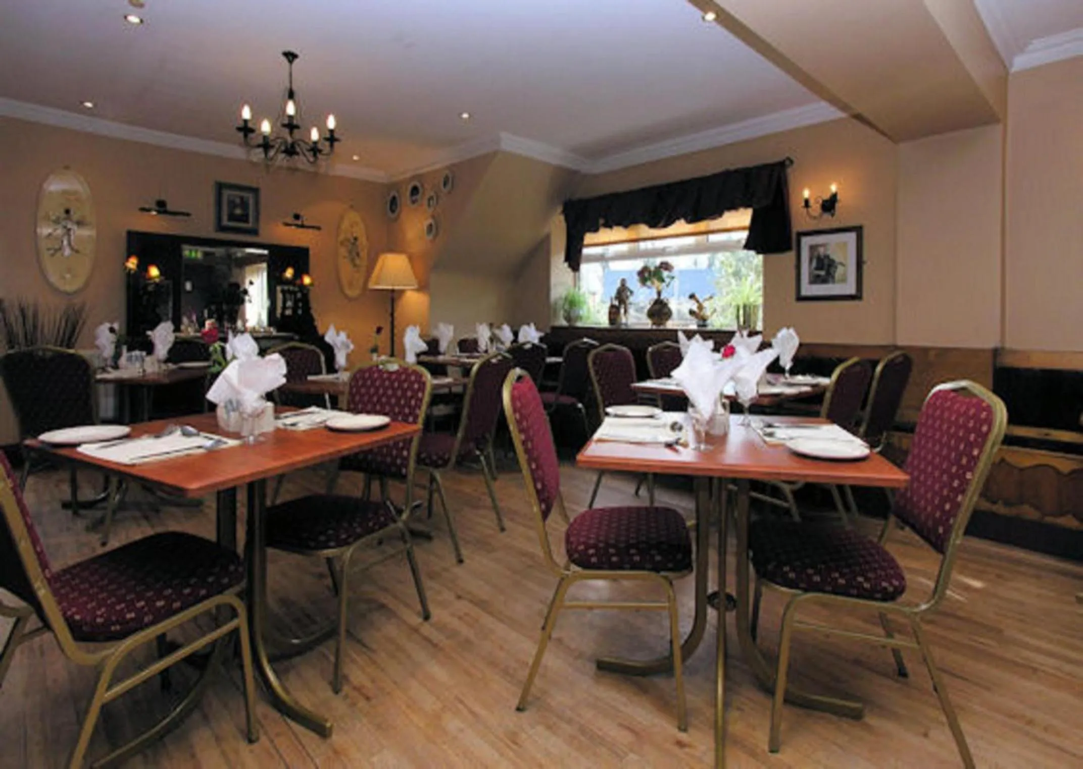 Restaurant/places to eat in The Anvil Bar B&B