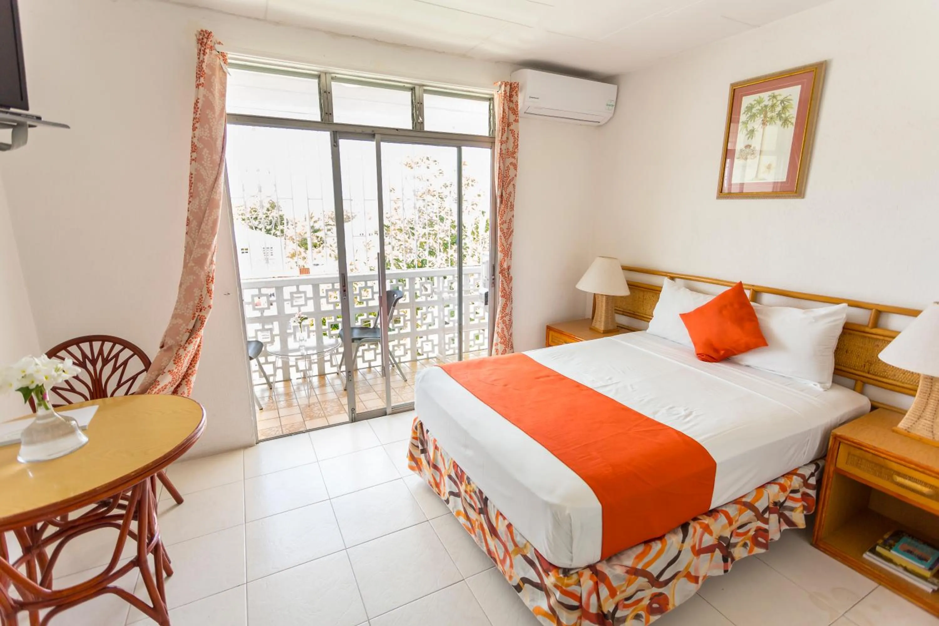 Patio, Bed in Adulo Apartments